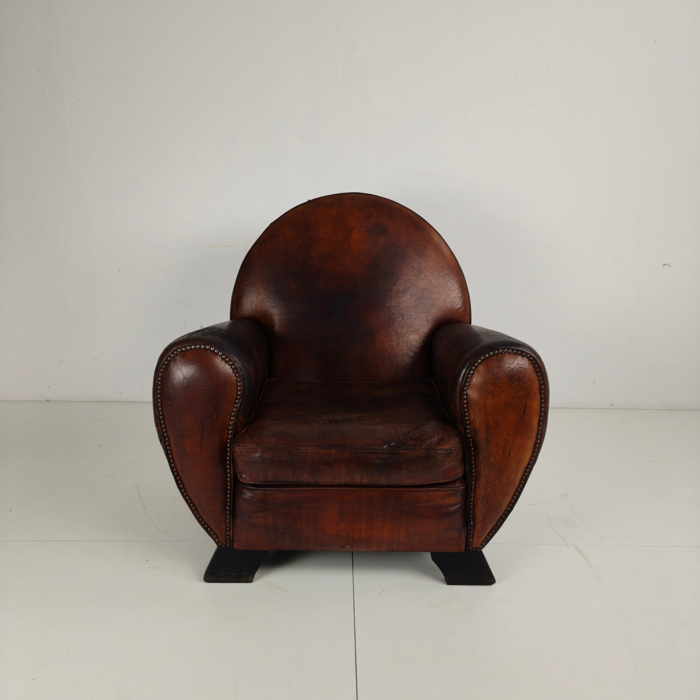 Leather Art Deco Gentleman’s Club Chair Leather Art Deco Gentleman’s Club Chair