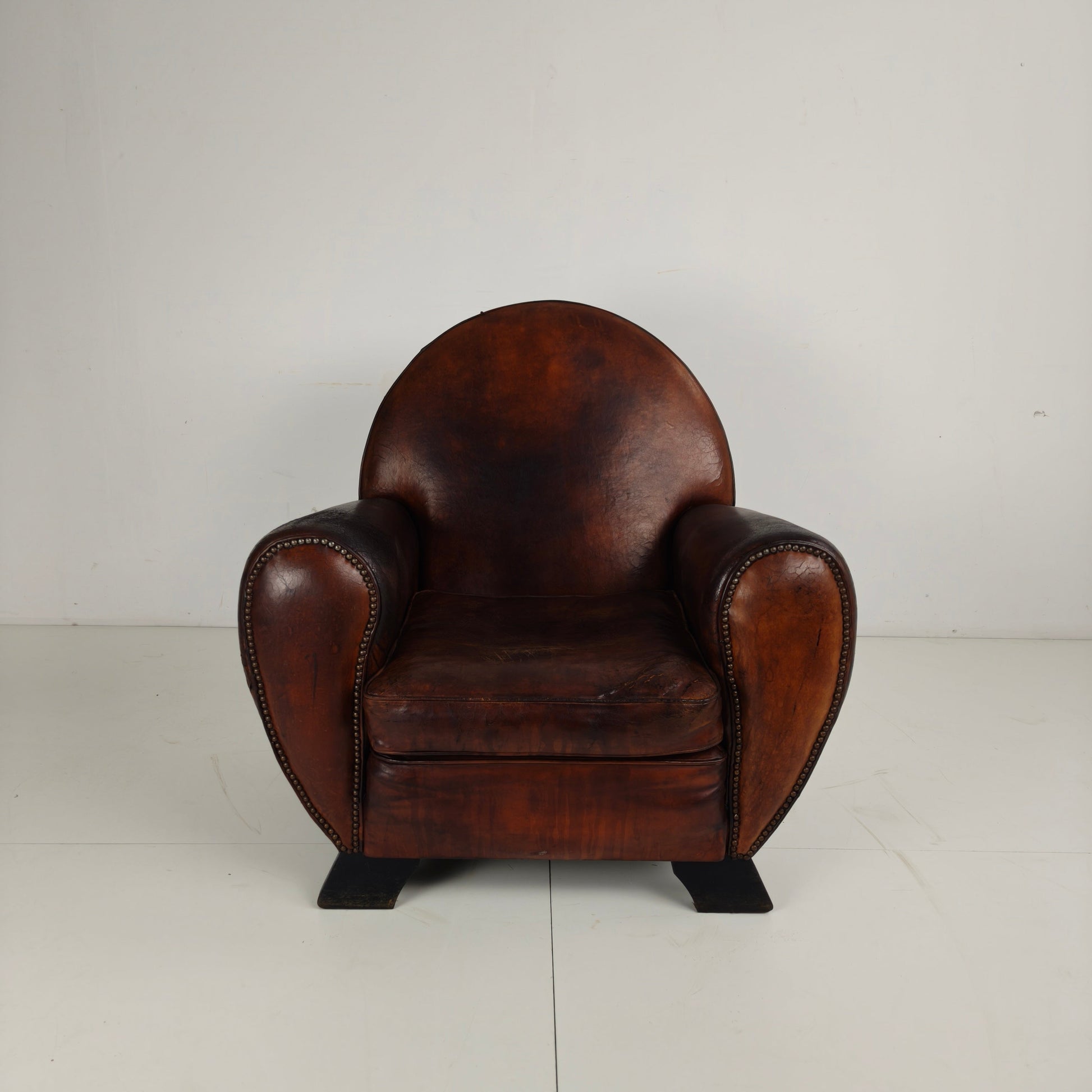 Leather Art Deco Gentleman’s Club Chair Leather Art Deco Gentleman’s Club Chair
