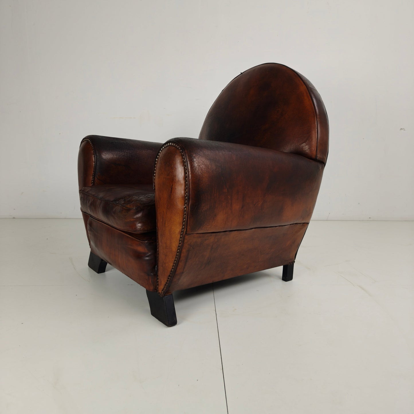 Leather Art Deco Gentleman’s Club Chair Leather Art Deco Gentleman’s Club Chair