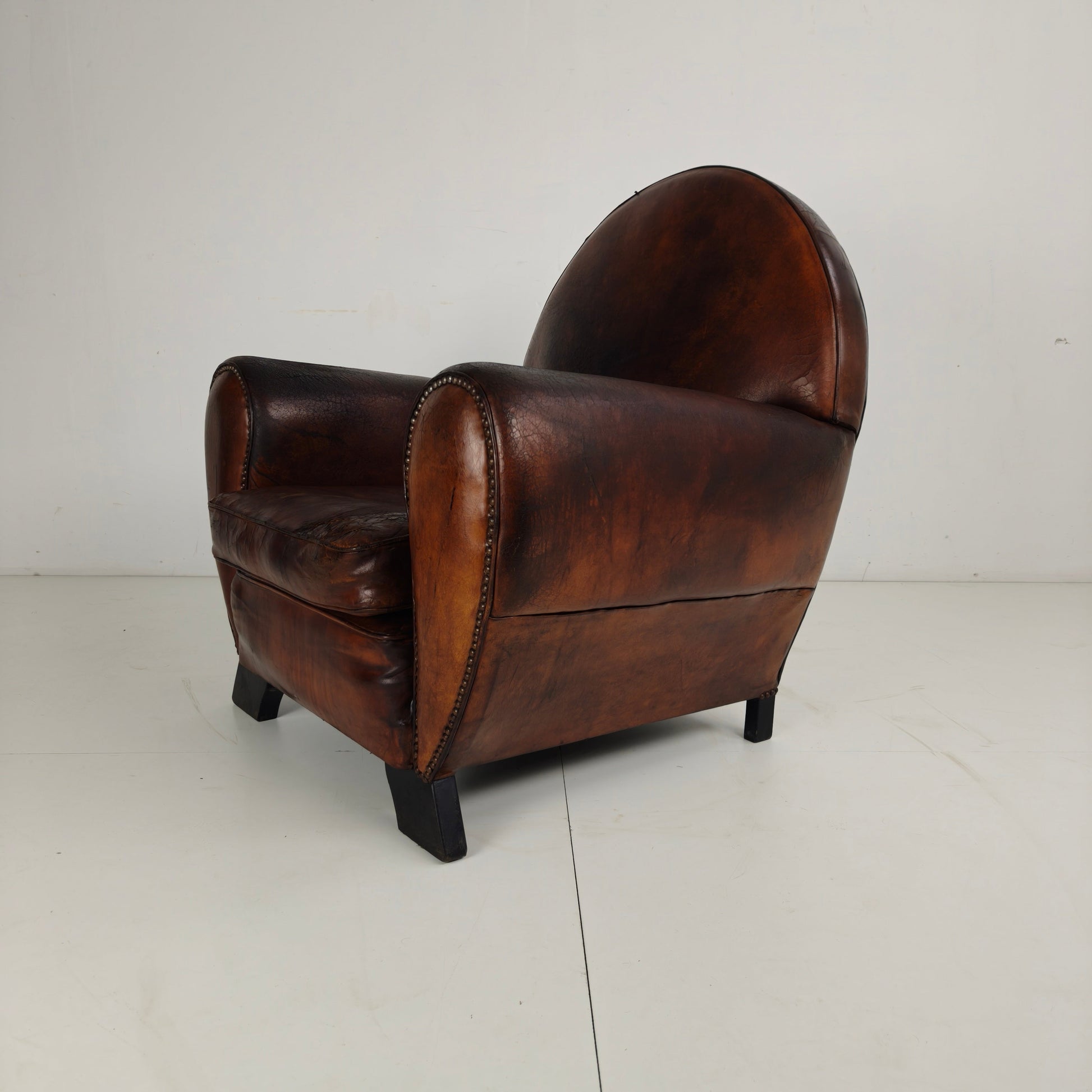 Leather Art Deco Gentleman’s Club Chair Leather Art Deco Gentleman’s Club Chair