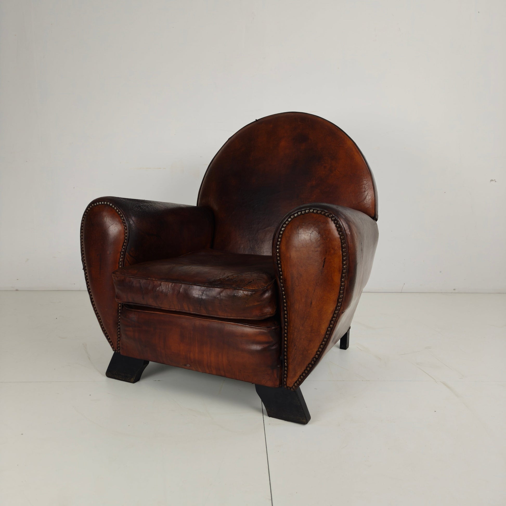 Leather Art Deco Gentleman’s Club Chair Leather Art Deco Gentleman’s Club Chair