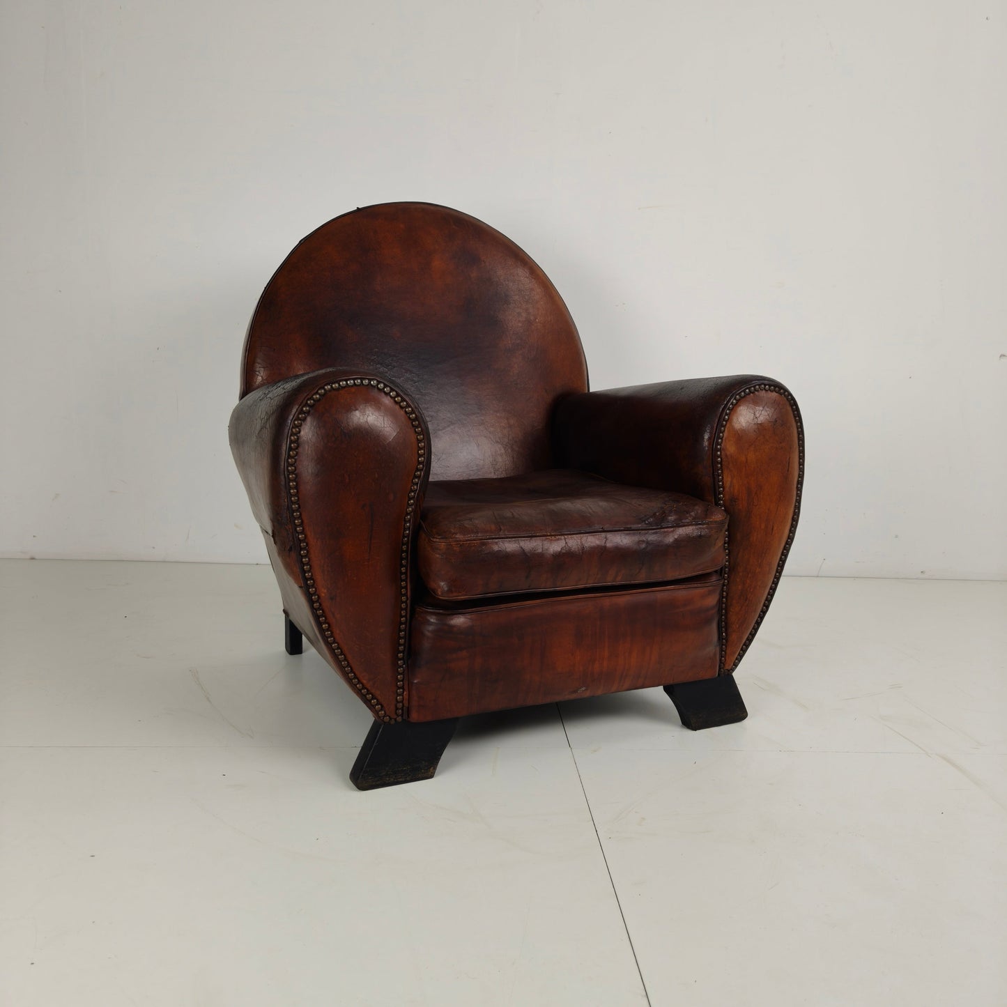 Leather Art Deco Gentleman’s Club Chair Leather Art Deco Gentleman’s Club Chair
