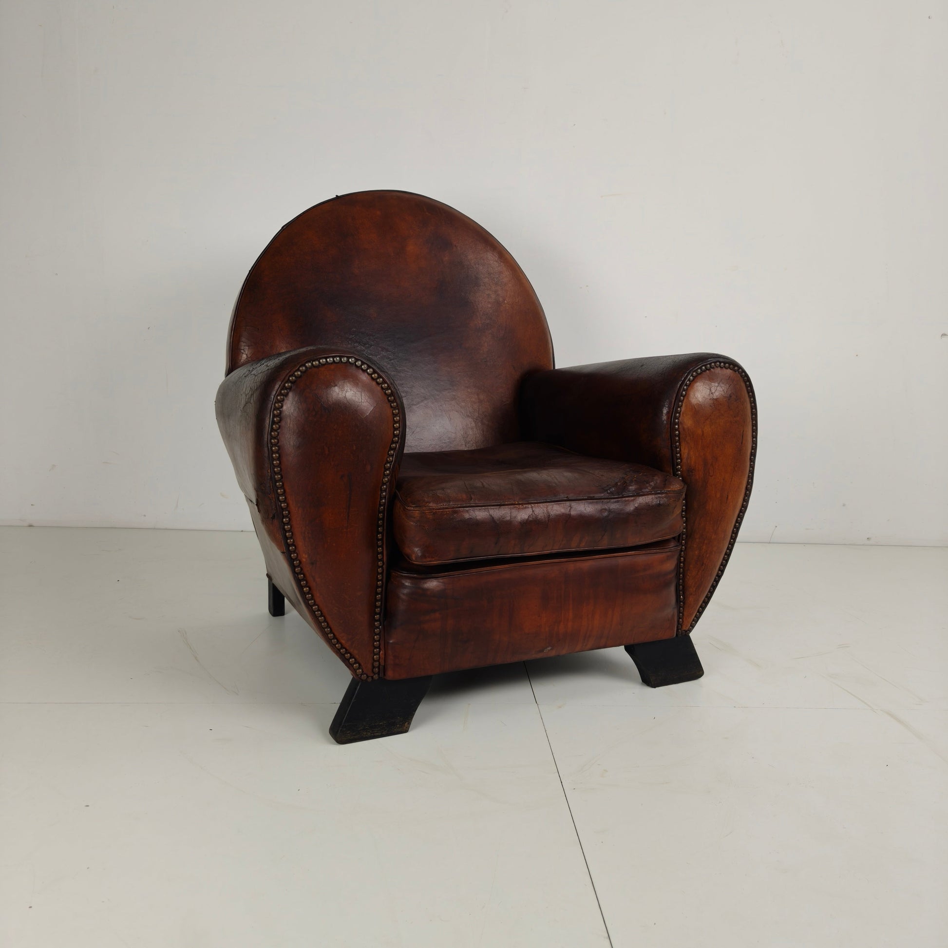 Leather Art Deco Gentleman’s Club Chair Leather Art Deco Gentleman’s Club Chair