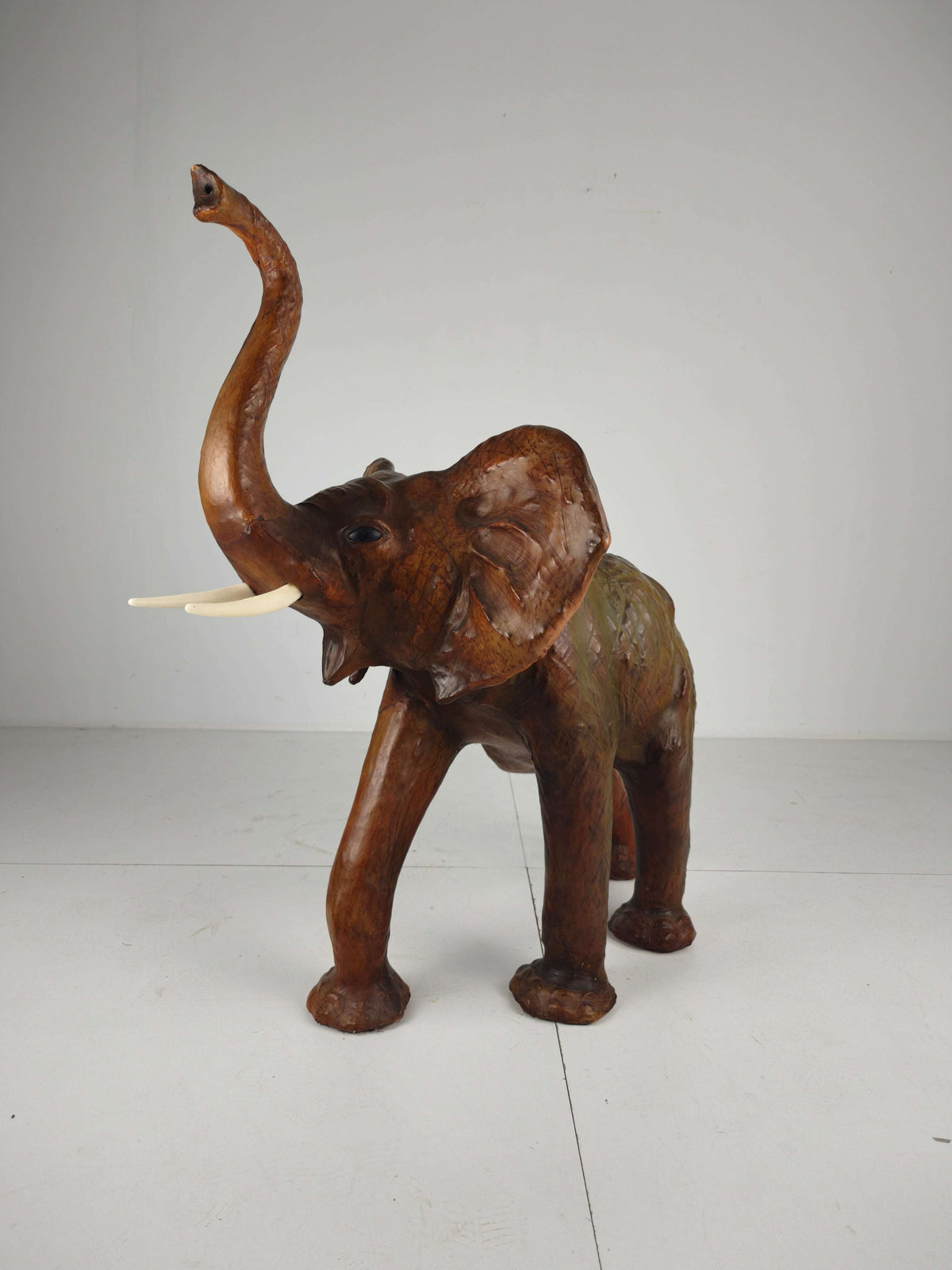 Magnificent Extra-Large Leather Elephant Sculpture – ca. 1950 Magnificent Extra-Large Leather Elephant Sculpture – ca. 1950