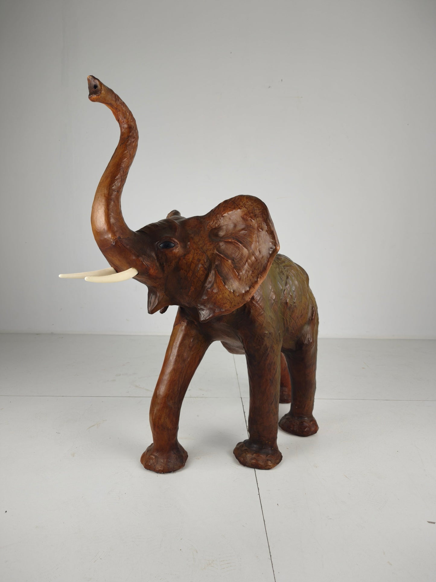 Magnificent Extra-Large Leather Elephant Sculpture – ca. 1950 Magnificent Extra-Large Leather Elephant Sculpture – ca. 1950