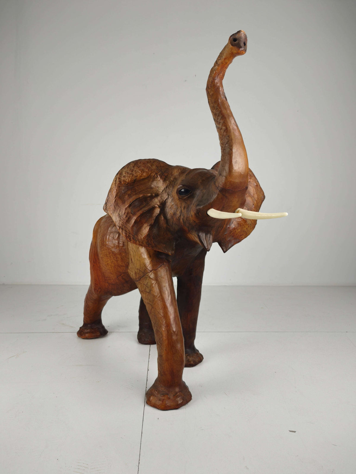 Magnificent Extra-Large Leather Elephant Sculpture – ca. 1950 Magnificent Extra-Large Leather Elephant Sculpture – ca. 1950