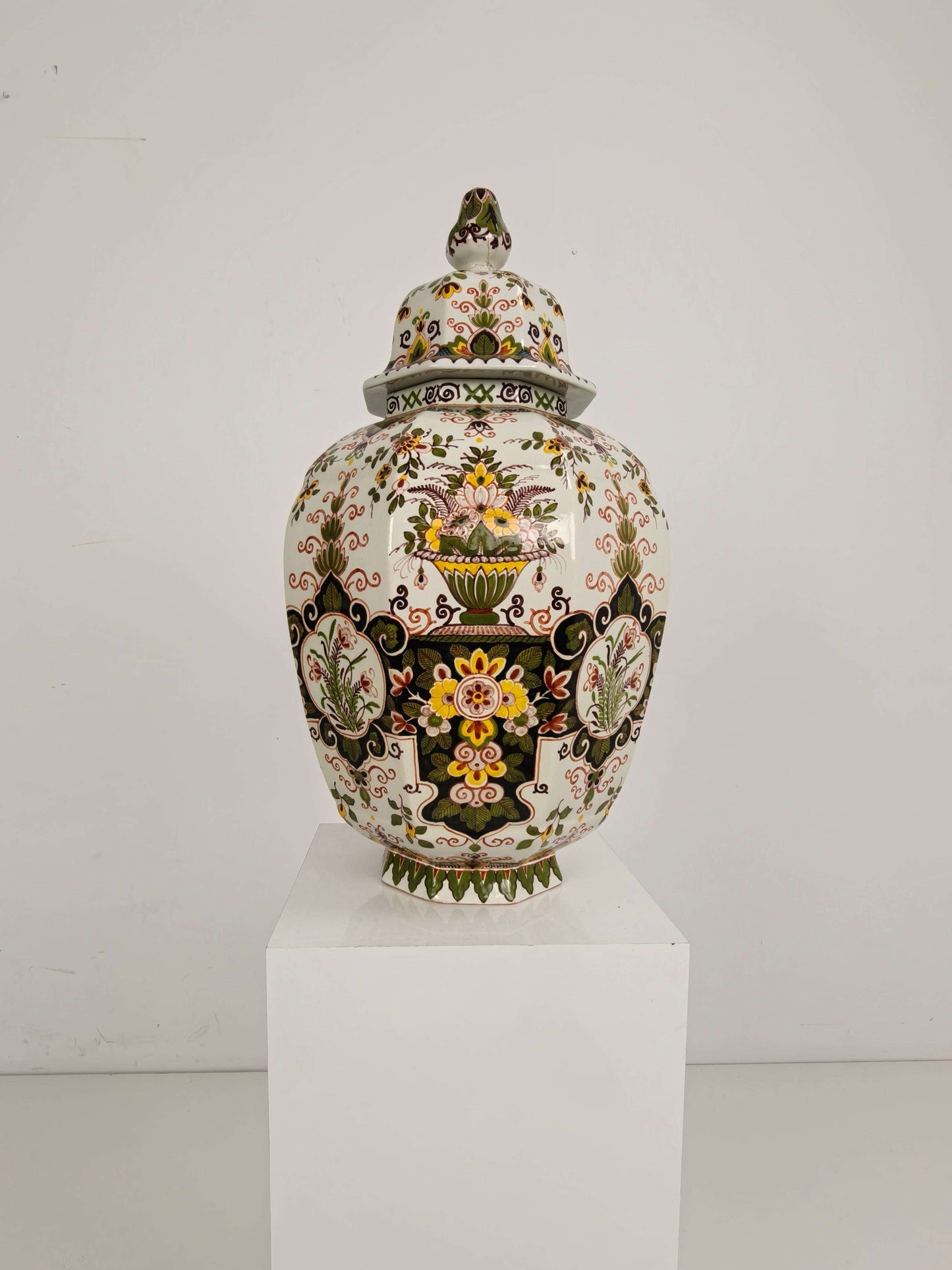 Makkum Tichelaar Lidded Pot, Hand-Painted Porcelain – Dutch Makkum Tichelaar Lidded Pot, Hand-Painted Porcelain – Dutch