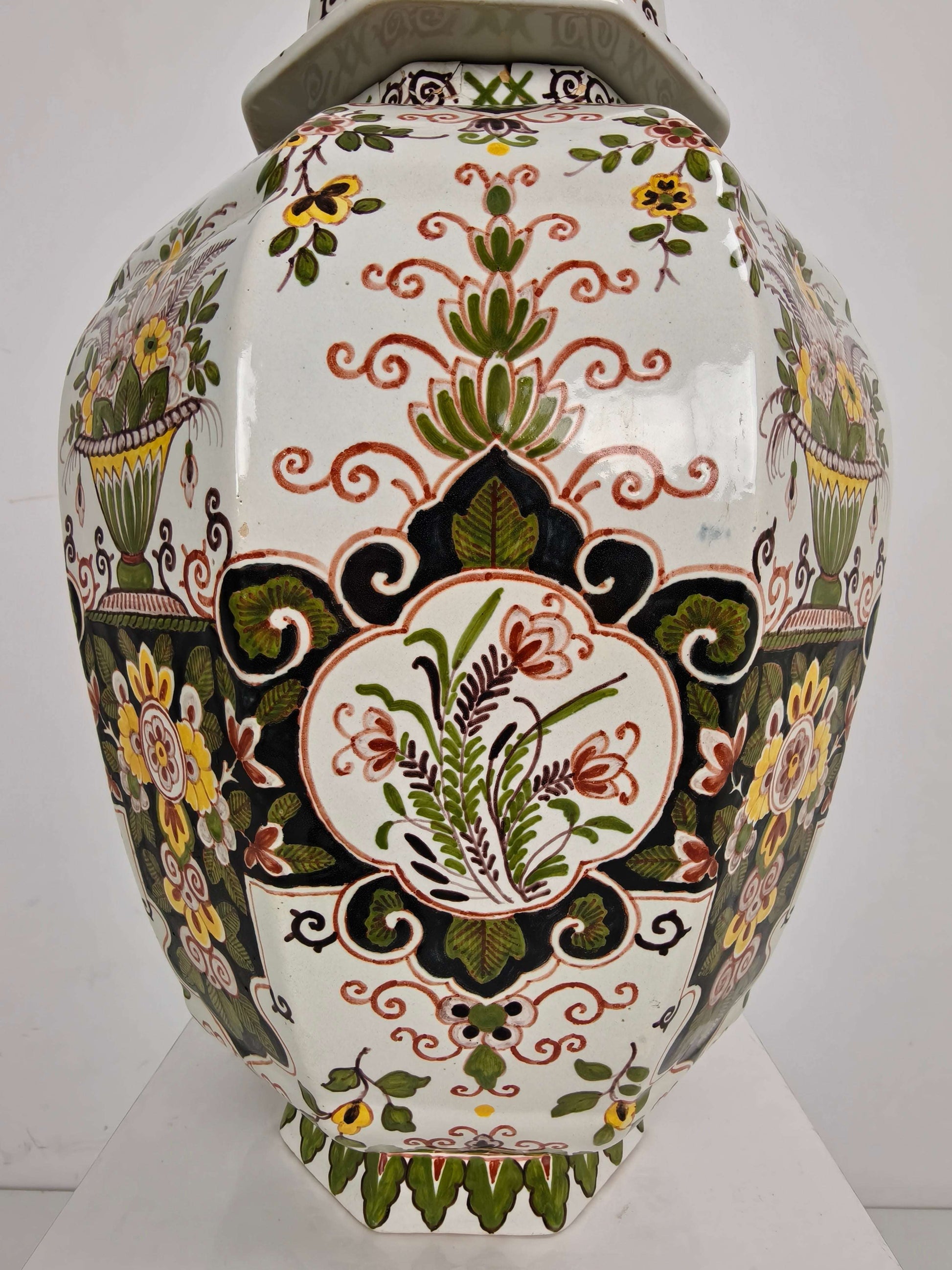Makkum Tichelaar Lidded Pot, Hand-Painted Porcelain – Dutch Makkum Tichelaar Lidded Pot, Hand-Painted Porcelain – Dutch