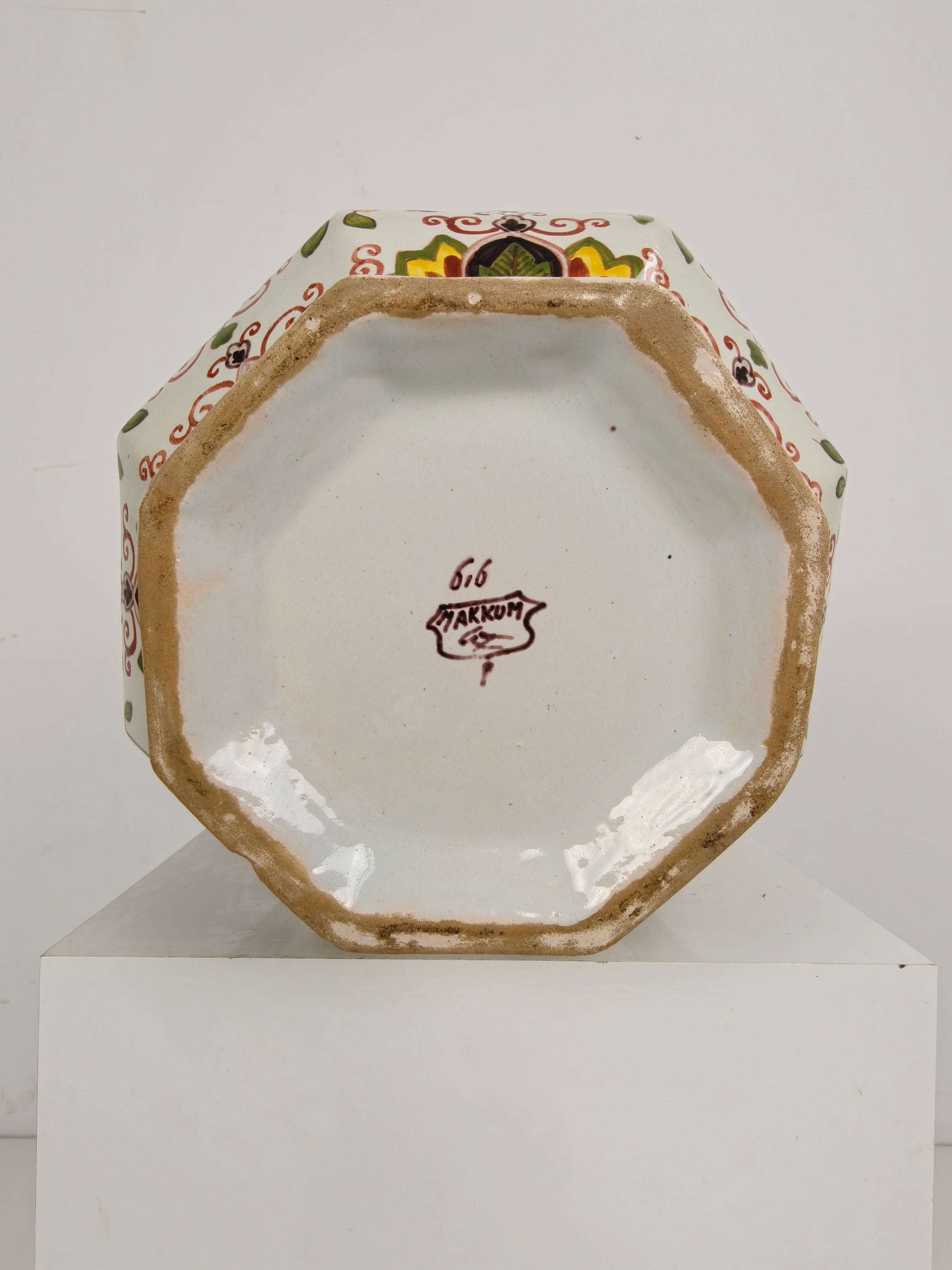 Makkum Tichelaar Lidded Pot, Hand-Painted Porcelain – Dutch Makkum Tichelaar Lidded Pot, Hand-Painted Porcelain – Dutch