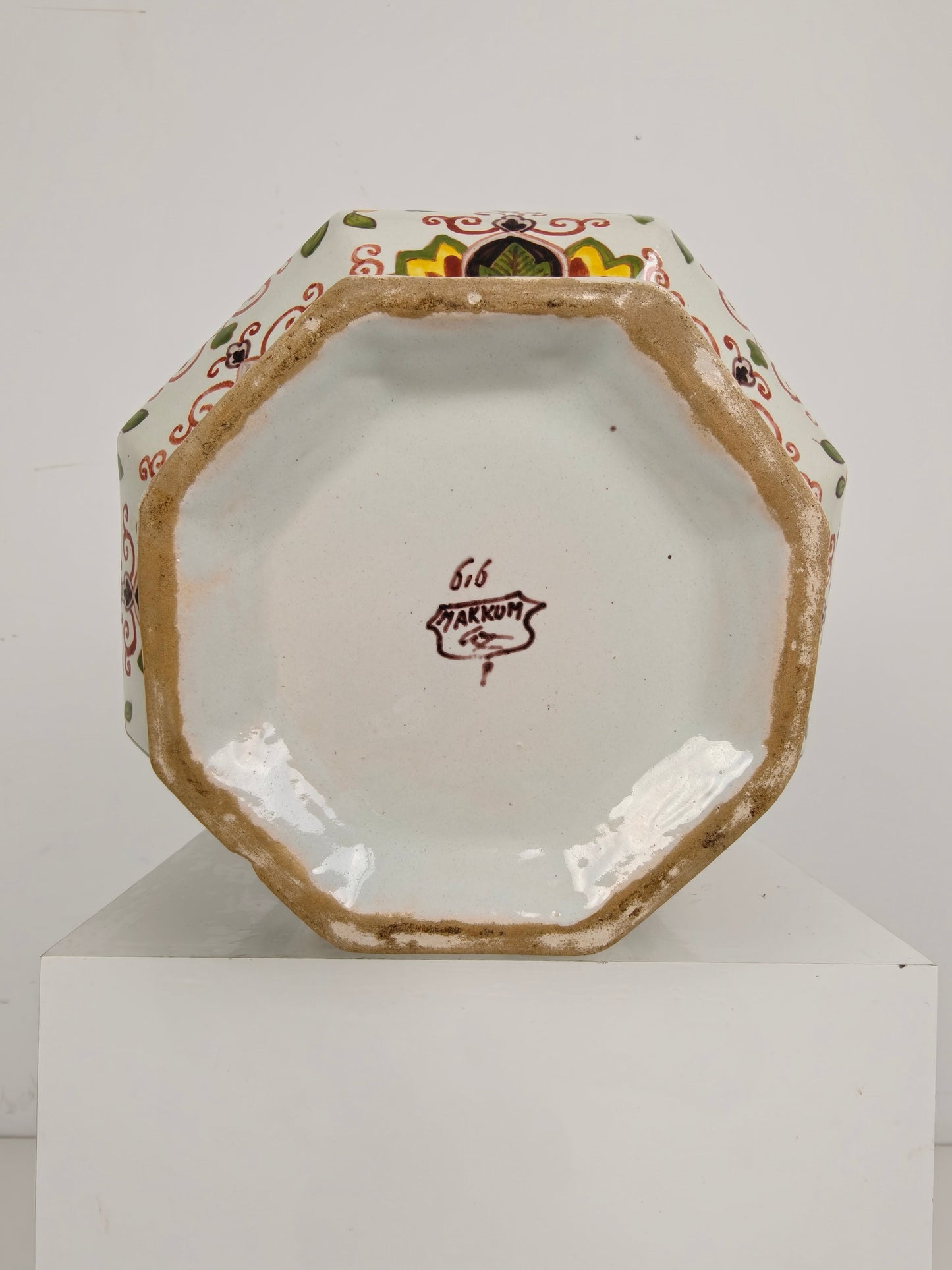 Makkum Tichelaar Lidded Pot, Hand-Painted Porcelain – Dutch Makkum Tichelaar Lidded Pot, Hand-Painted Porcelain – Dutch