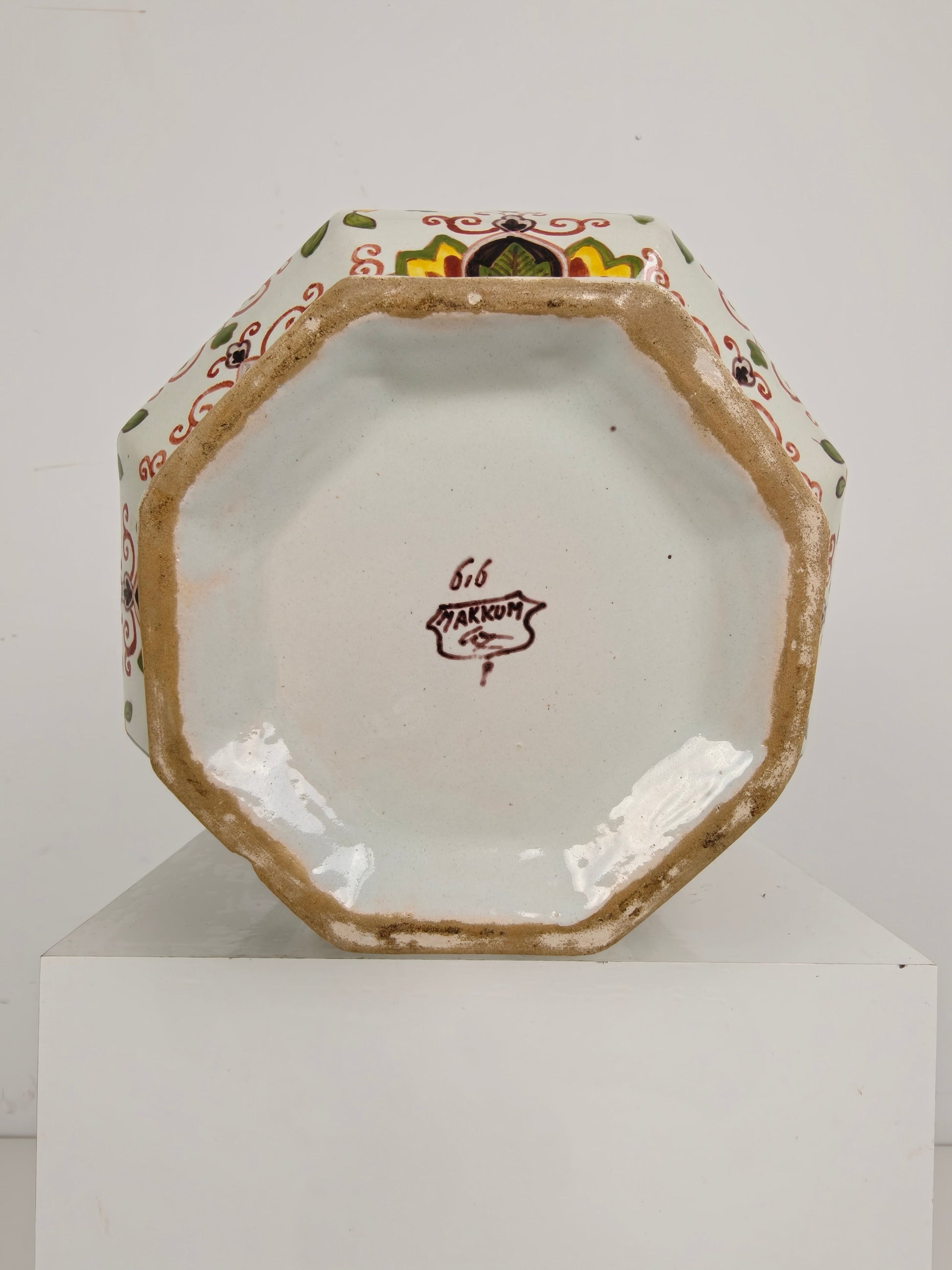 Makkum Tichelaar Lidded Pot, Hand-Painted Porcelain – Dutch Makkum Tichelaar Lidded Pot, Hand-Painted Porcelain – Dutch