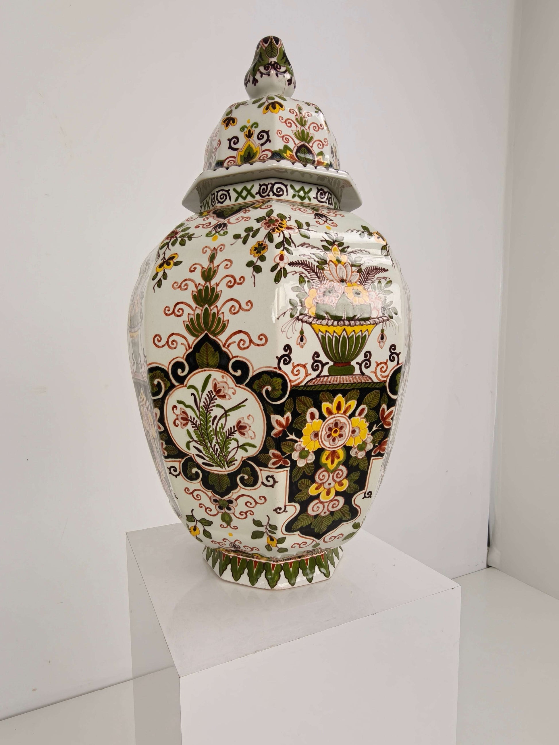 Makkum Tichelaar Lidded Pot, Hand-Painted Porcelain – Dutch Makkum Tichelaar Lidded Pot, Hand-Painted Porcelain – Dutch