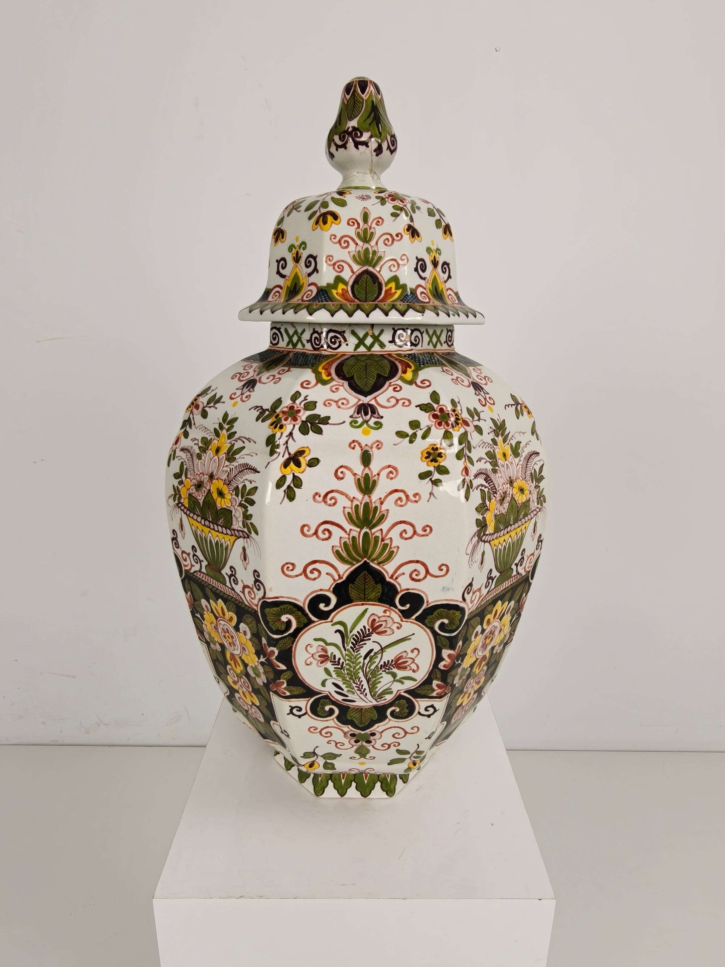 Makkum Tichelaar Lidded Pot, Hand-Painted Porcelain – Dutch Makkum Tichelaar Lidded Pot, Hand-Painted Porcelain – Dutch