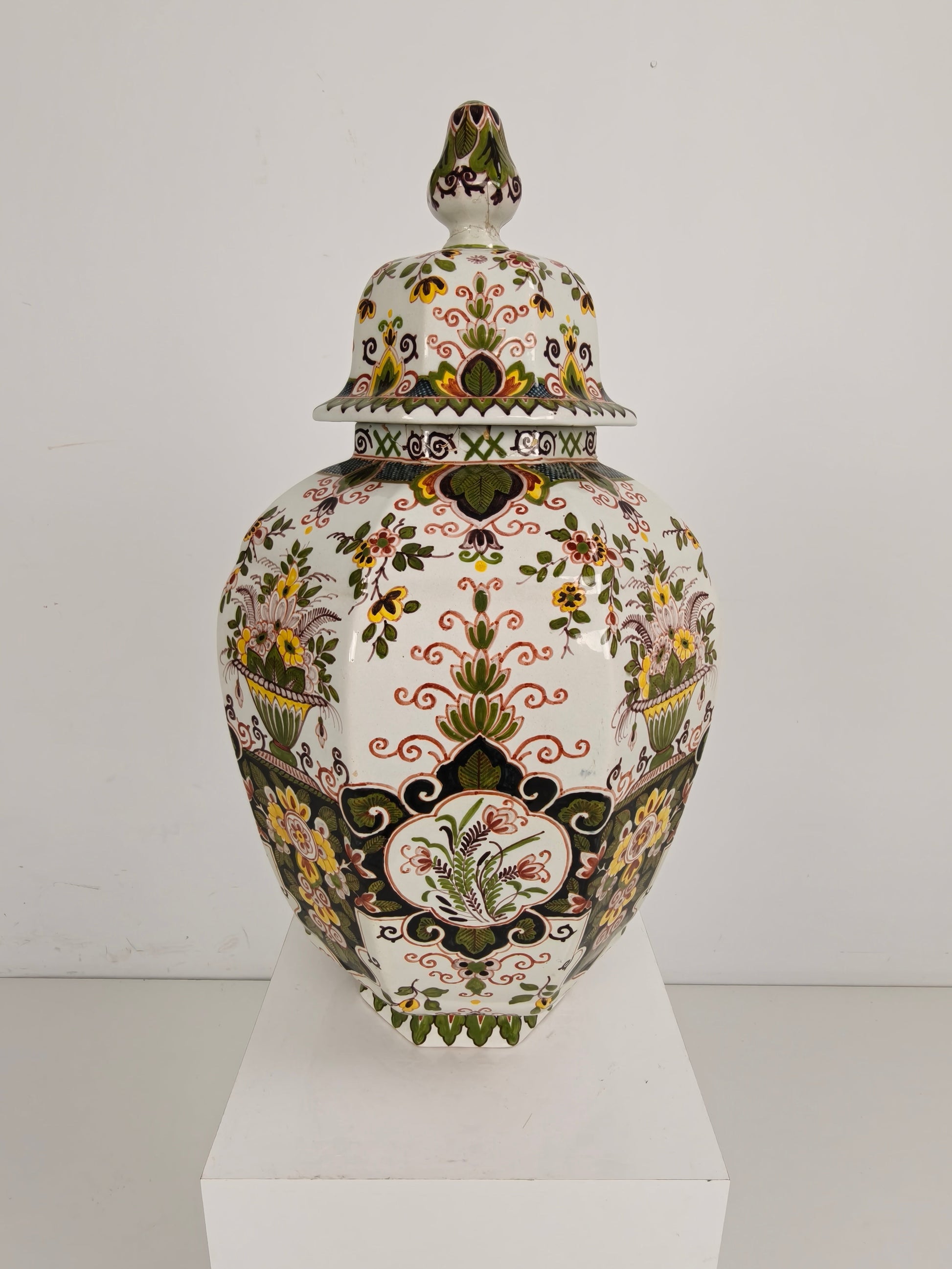 Makkum Tichelaar Lidded Pot, Hand-Painted Porcelain – Dutch Makkum Tichelaar Lidded Pot, Hand-Painted Porcelain – Dutch
