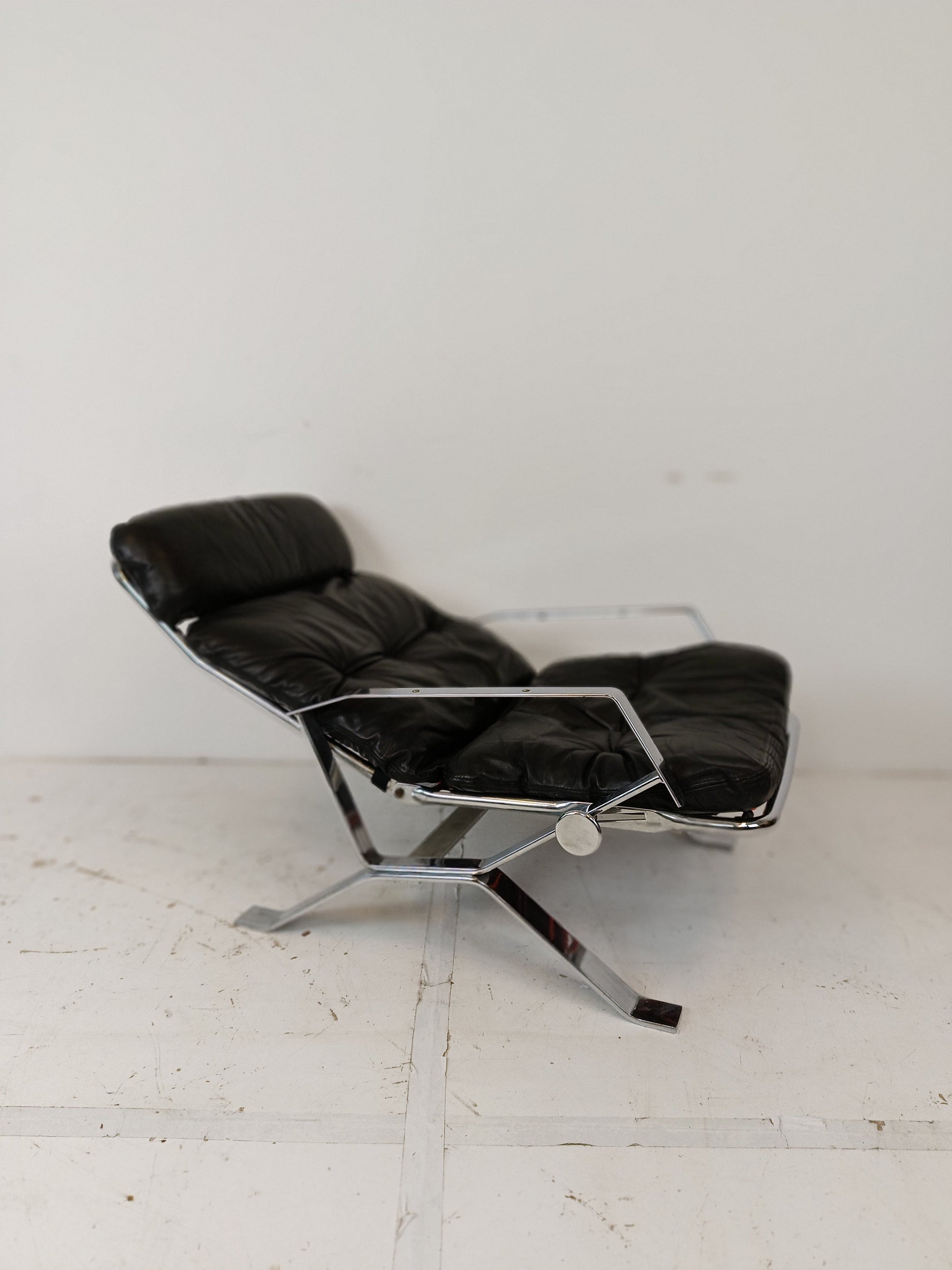 Mid Century Lounge Chair for Airborne International, Belgium Mid Century Lounge Chair for Airborne International, Belgium