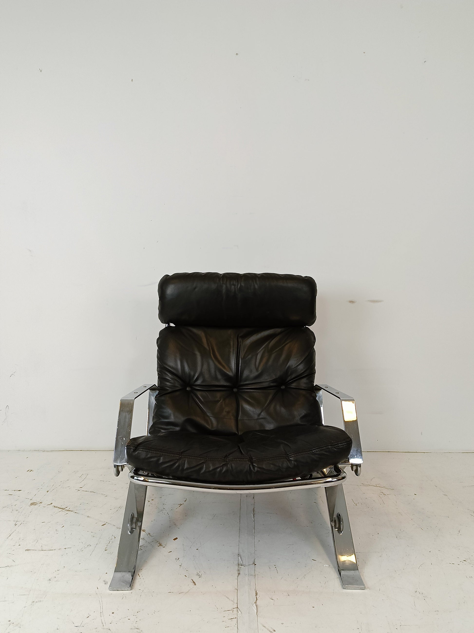 Mid Century Lounge Chair for Airborne International, Belgium Mid Century Lounge Chair for Airborne International, Belgium