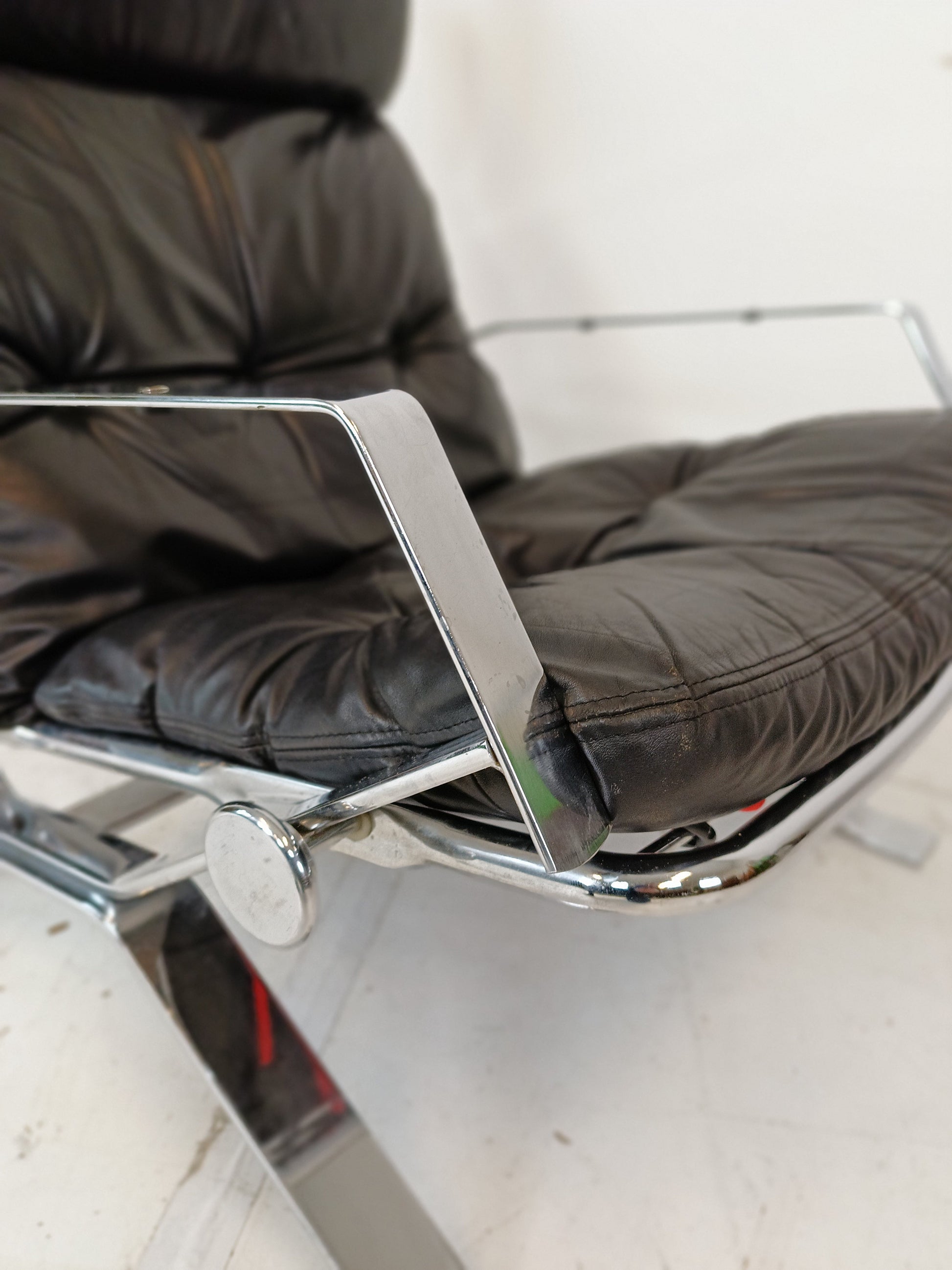 Mid Century Lounge Chair for Airborne International, Belgium Mid Century Lounge Chair for Airborne International, Belgium
