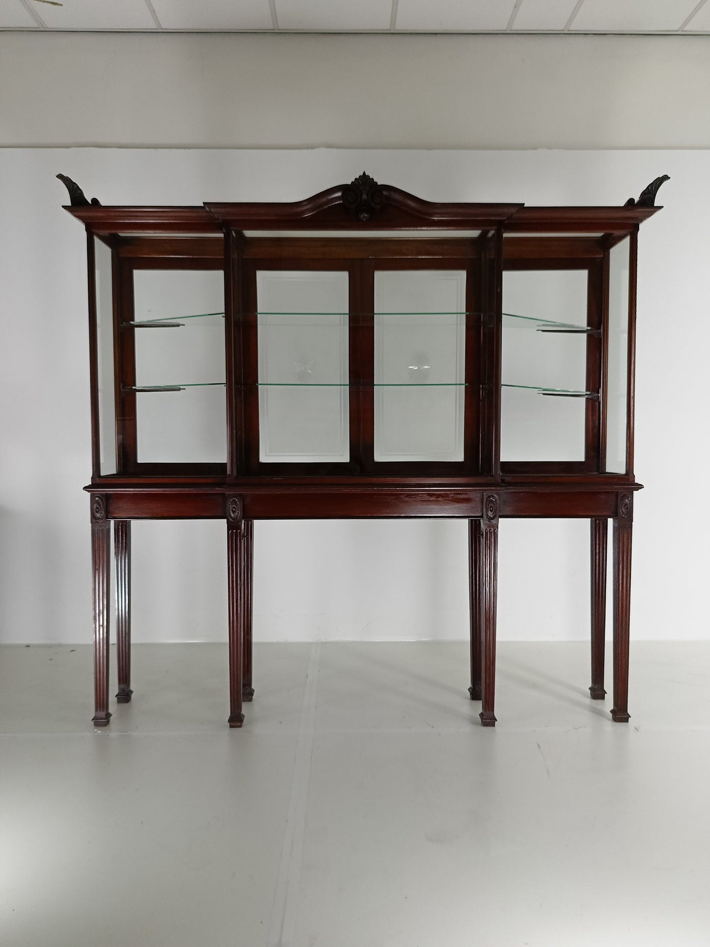Neoclassical Mahogany Shop Display Cabinet Made By A Edmonds&Co Neoclassical Mahogany Shop Display Cabinet Made By A Edmonds&Co