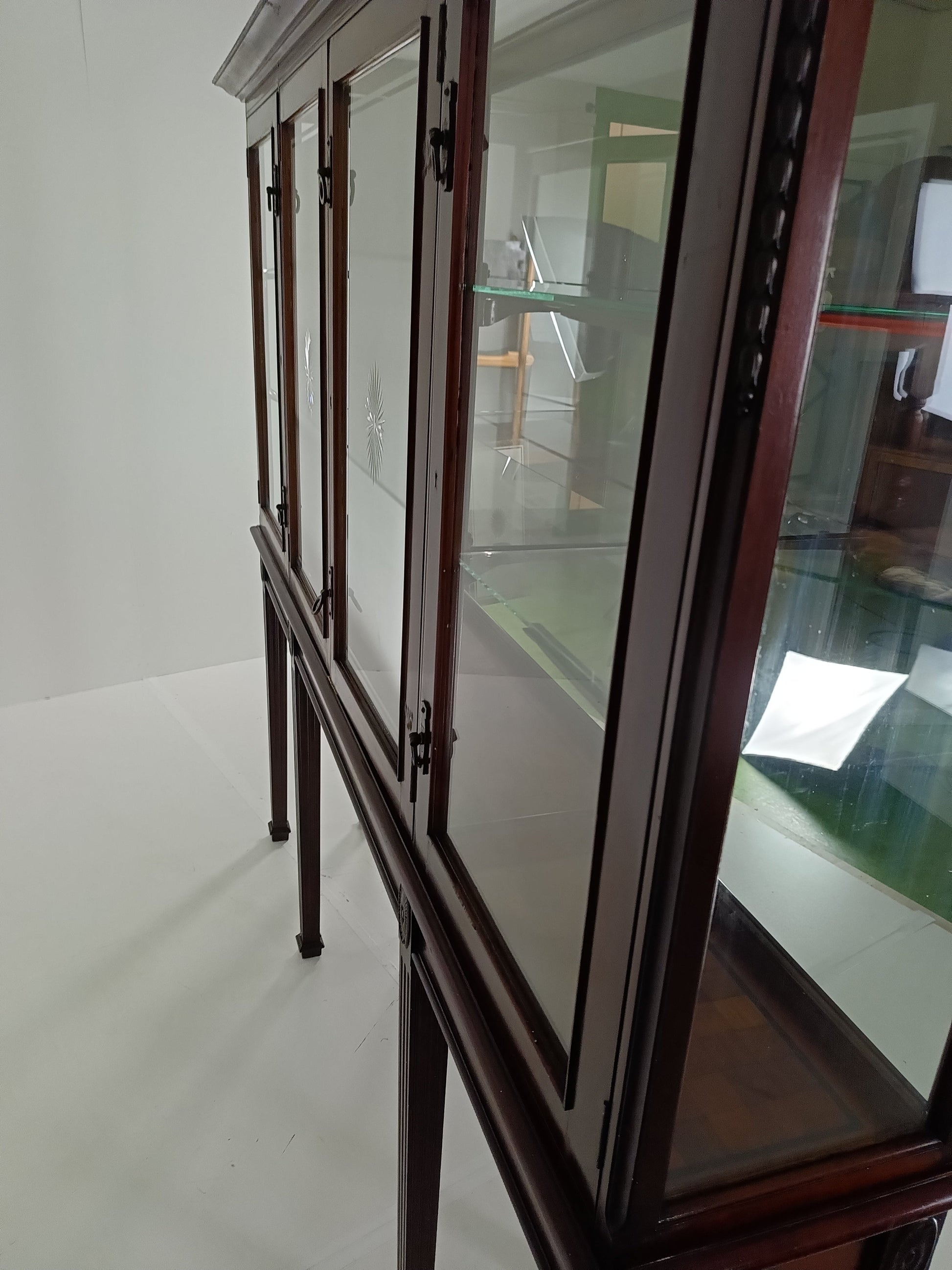 Neoclassical Mahogany Shop Display Cabinet Made By A Edmonds&Co Neoclassical Mahogany Shop Display Cabinet Made By A Edmonds&Co