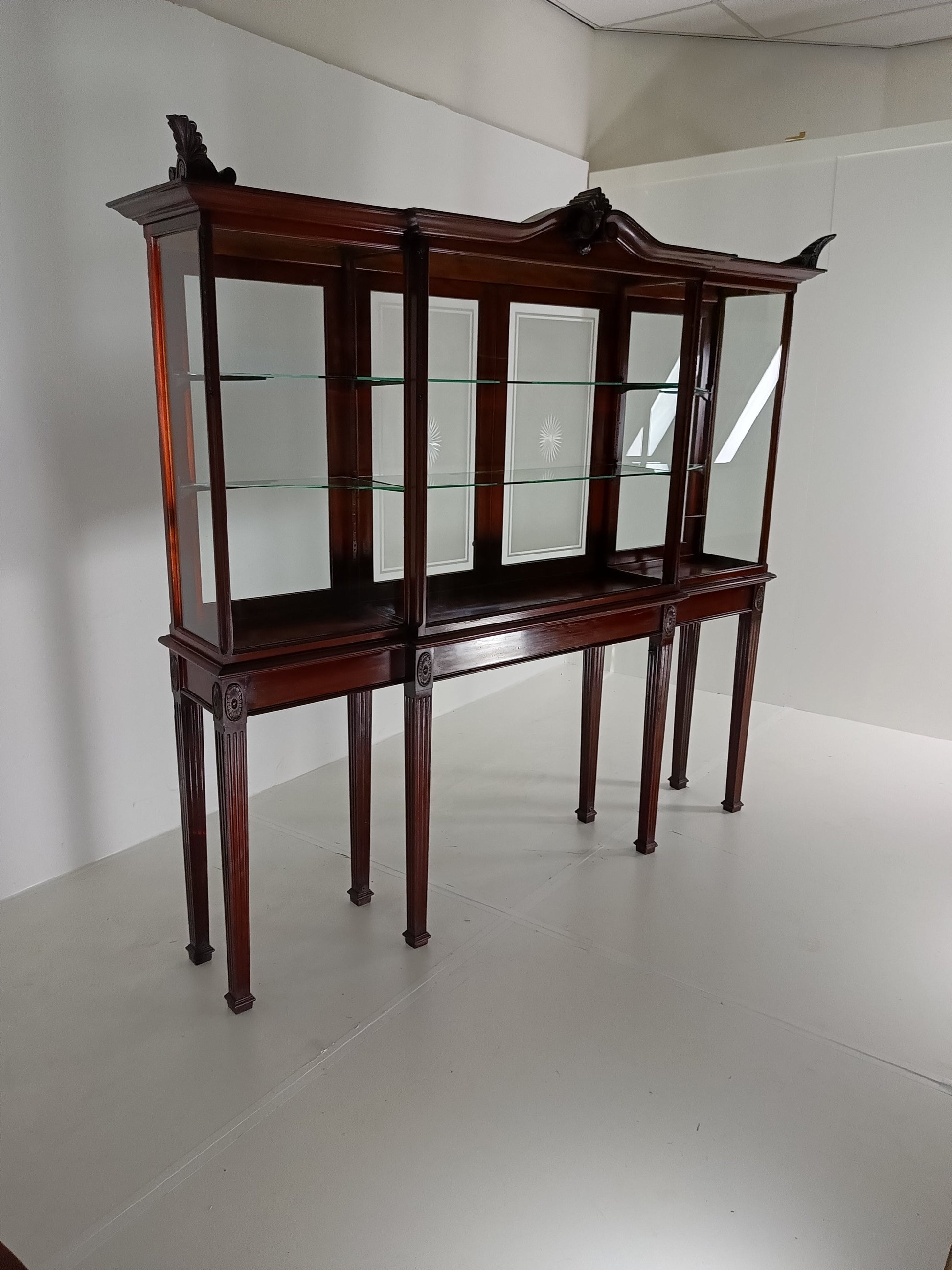 Neoclassical Mahogany Shop Display Cabinet Made By A Edmonds&Co Neoclassical Mahogany Shop Display Cabinet Made By A Edmonds&Co