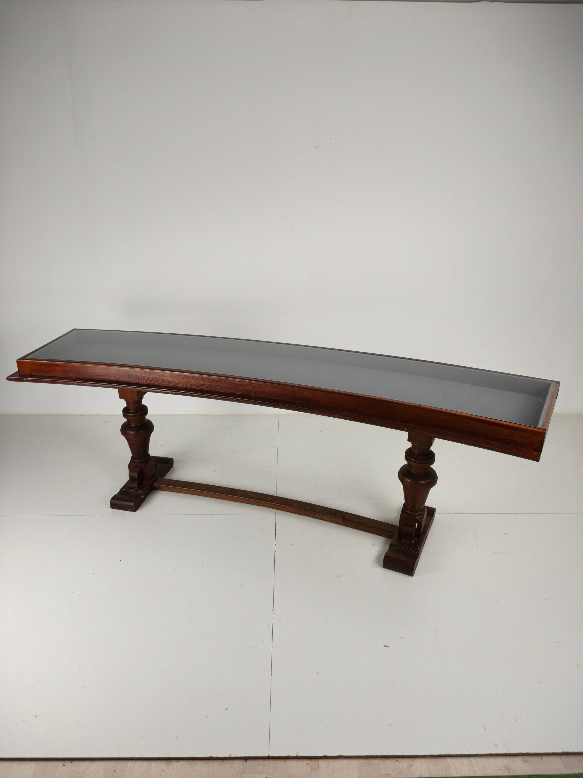 Oak Museum Display Cabinet (1940s–50s) – Horizontal Curved Model Oak Museum Display Cabinet (1940s–50s) – Horizontal Curved Model