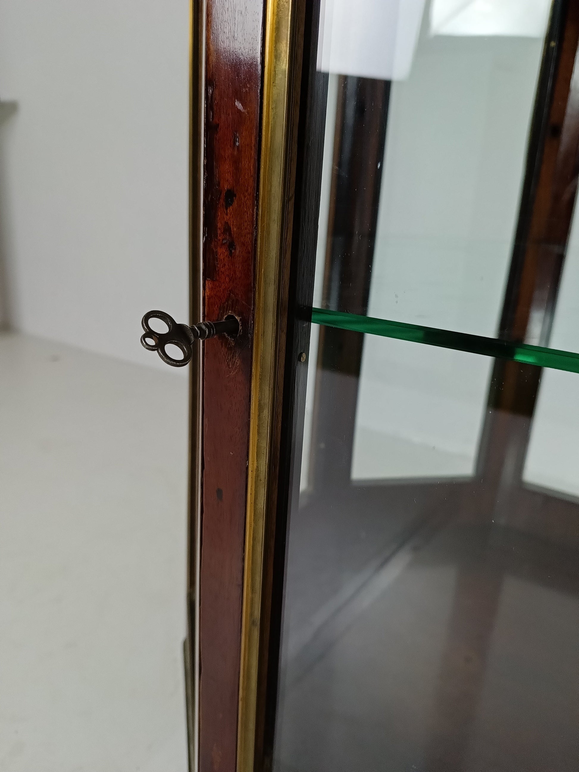 Octagonal Display Cabinet 19 century Octagonal Display Cabinet 19 century