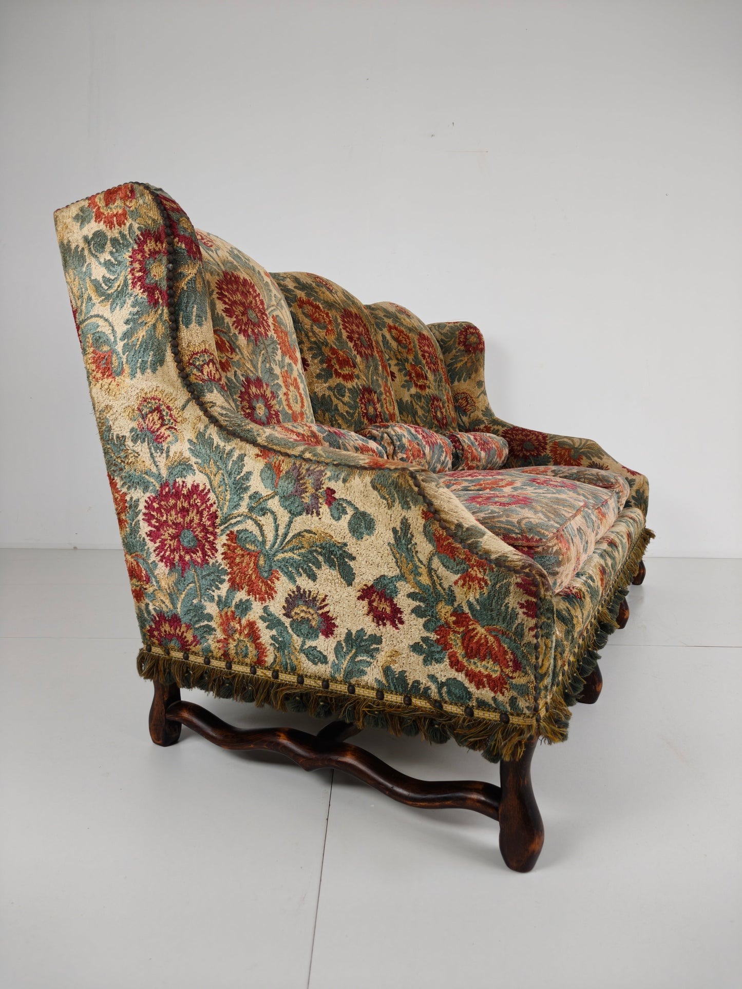 Os de Mouton Sofa in Tapestry – Country House Style, 19th Century (ca. 1820) Os de Mouton Sofa in Tapestry – Country House Style, 19th Century (ca. 1820)