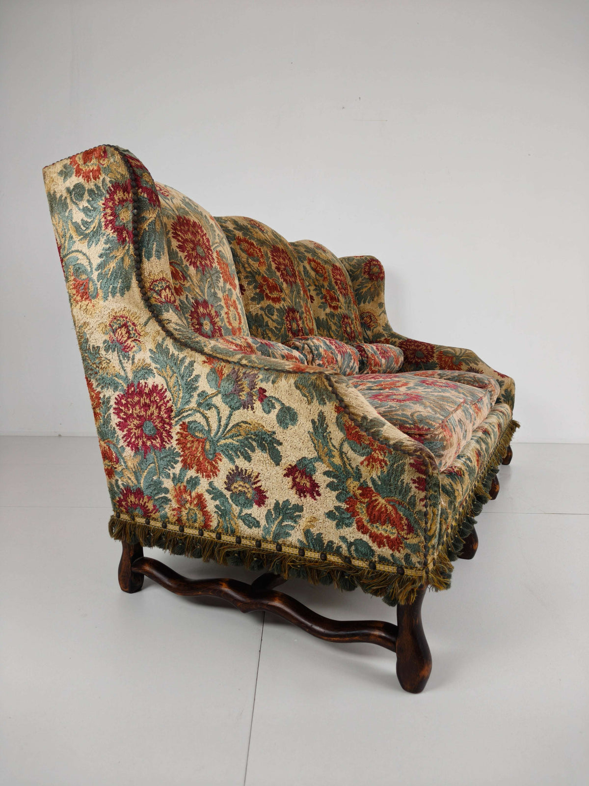 Os de Mouton Sofa in Tapestry – Country House Style, 19th Century (ca. 1820)