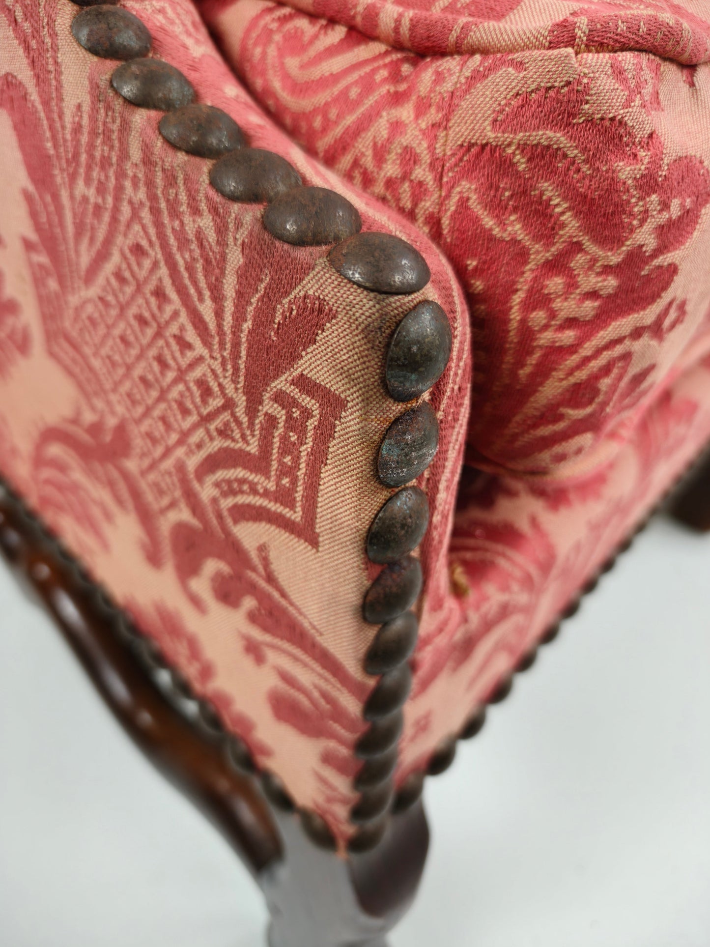 Os de Mouton Sofa in Tapestry – Early French Country House Style, 18th Os de Mouton Sofa in Tapestry – Early French Country House Style, 18th