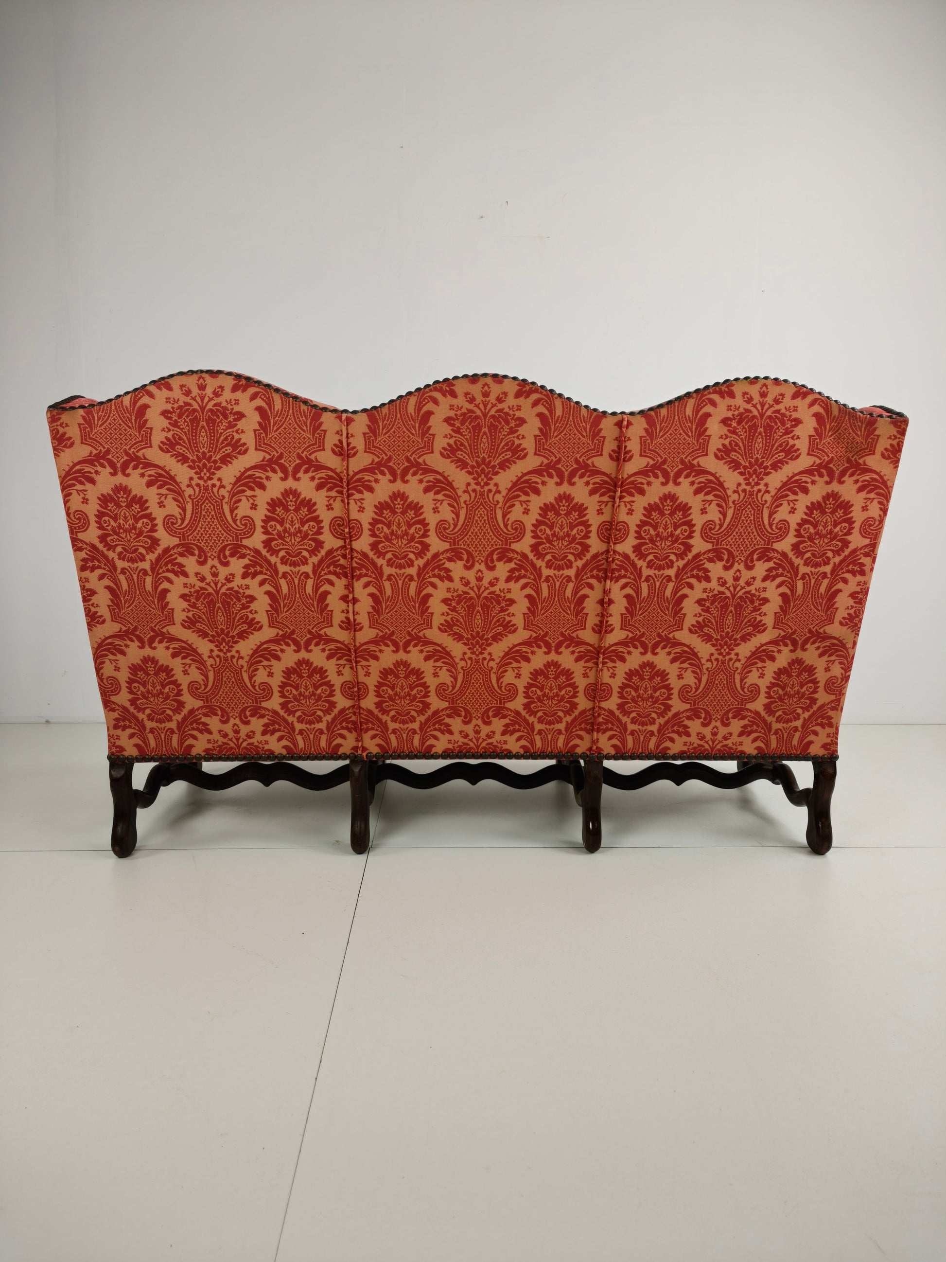 Os de Mouton Sofa in Tapestry – Early French Country House Style, 18th Os de Mouton Sofa in Tapestry – Early French Country House Style, 18th