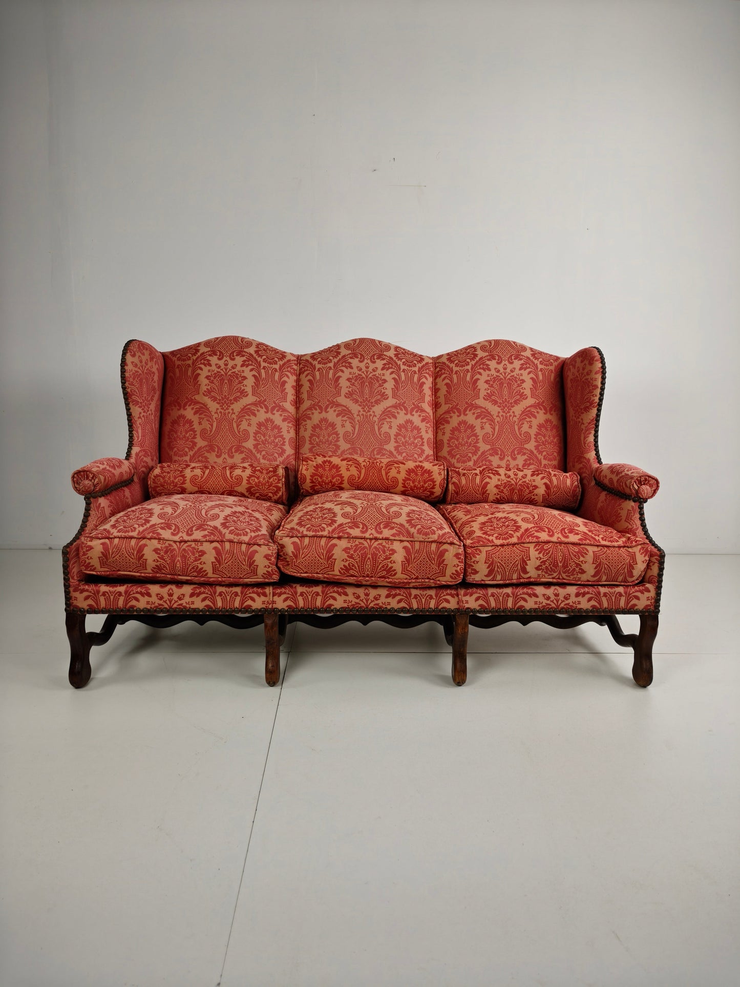 Os de Mouton Sofa in Tapestry – Early French Country House Style, 18th Os de Mouton Sofa in Tapestry – Early French Country House Style, 18th