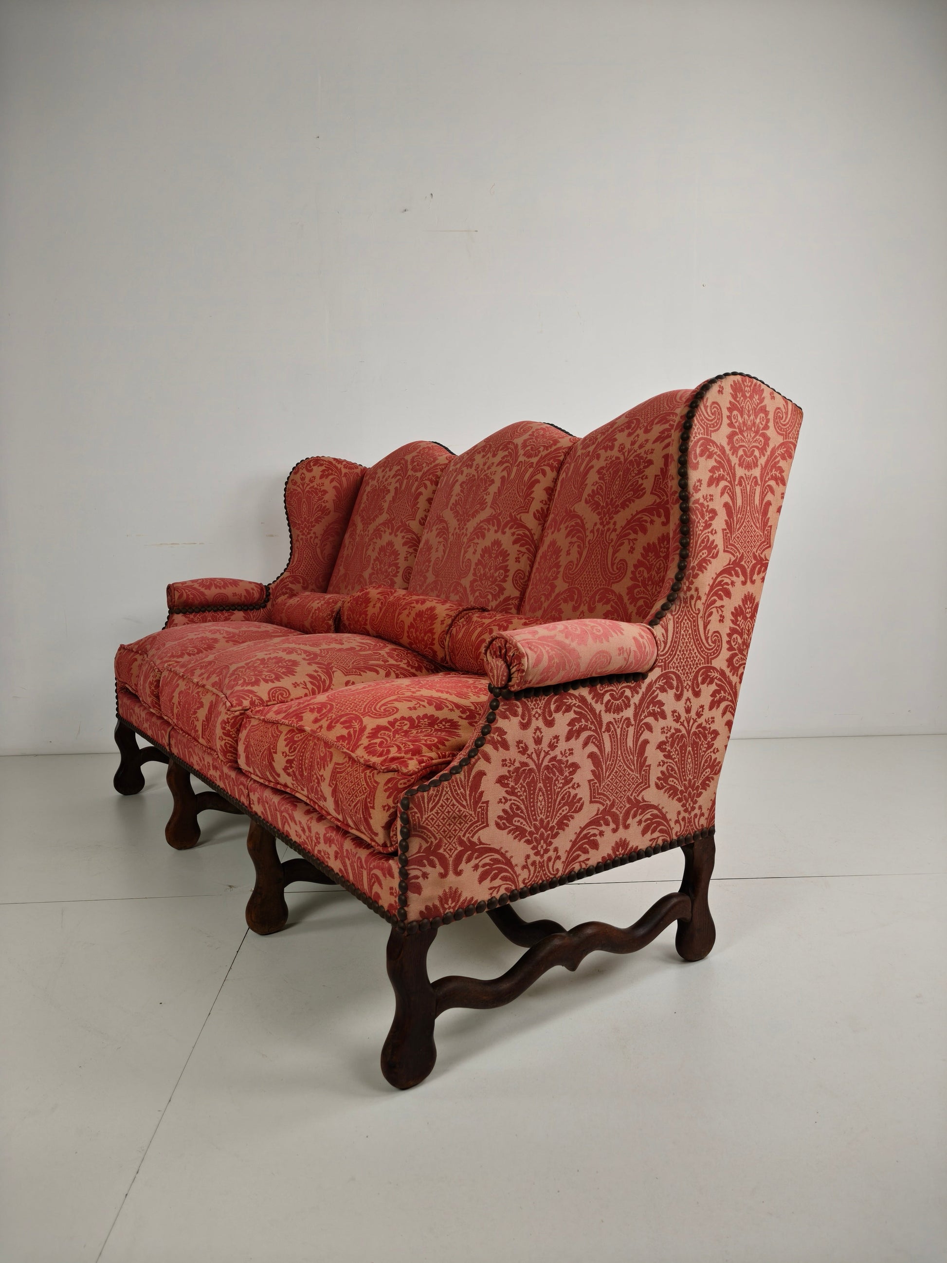Os de Mouton Sofa in Tapestry – Early French Country House Style, 18th Os de Mouton Sofa in Tapestry – Early French Country House Style, 18th