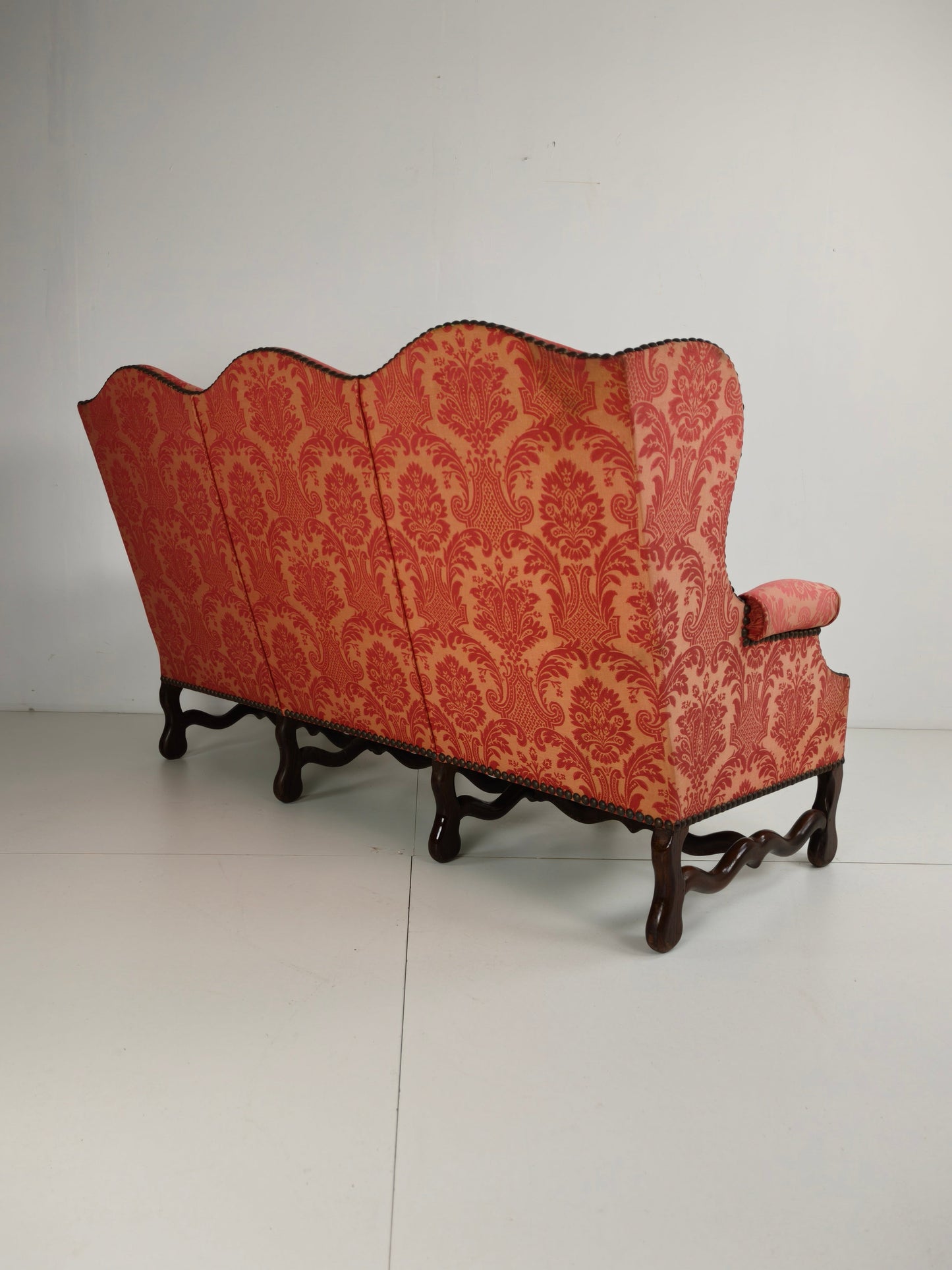 Os de Mouton Sofa in Tapestry – Early French Country House Style, 18th Os de Mouton Sofa in Tapestry – Early French Country House Style, 18th