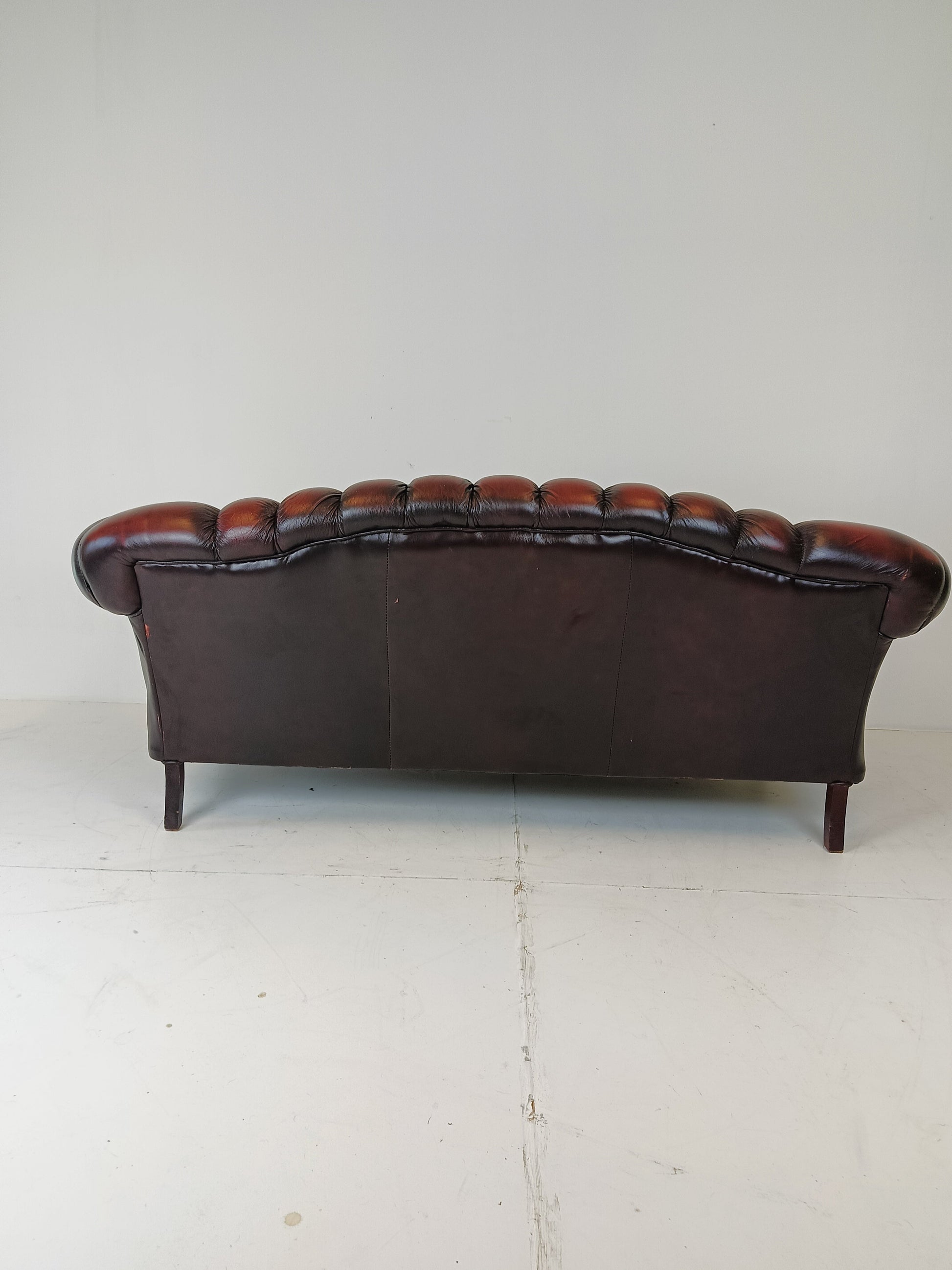 Oxblood Real Leather Chesterfield sofa Oxblood Real Leather Chesterfield sofa