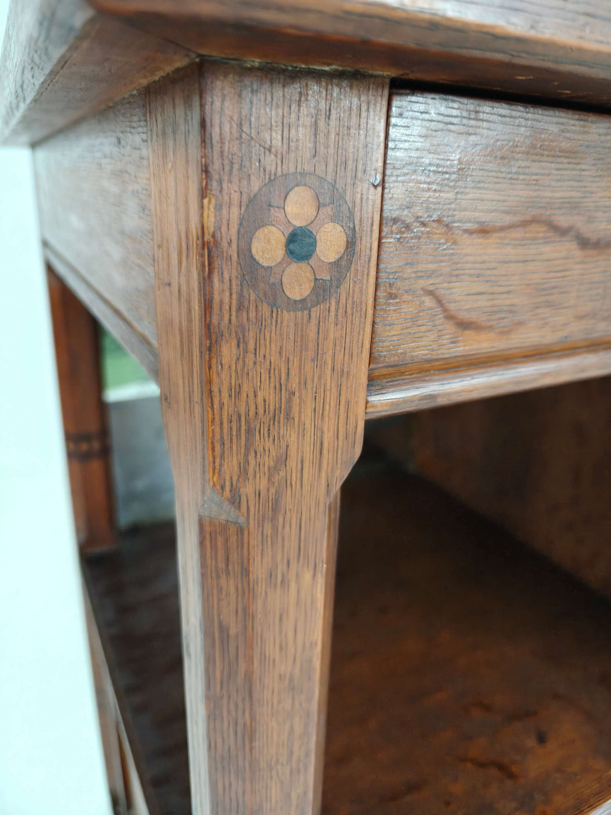 Rare 19th-Century English Arts & Crafts Oak Sideboard by Pratt & Prince – Sunflower Motif Inlay Rare 19th-Century English Arts & Crafts Oak Sideboard by Pratt & Prince – Sunflower Motif Inlay