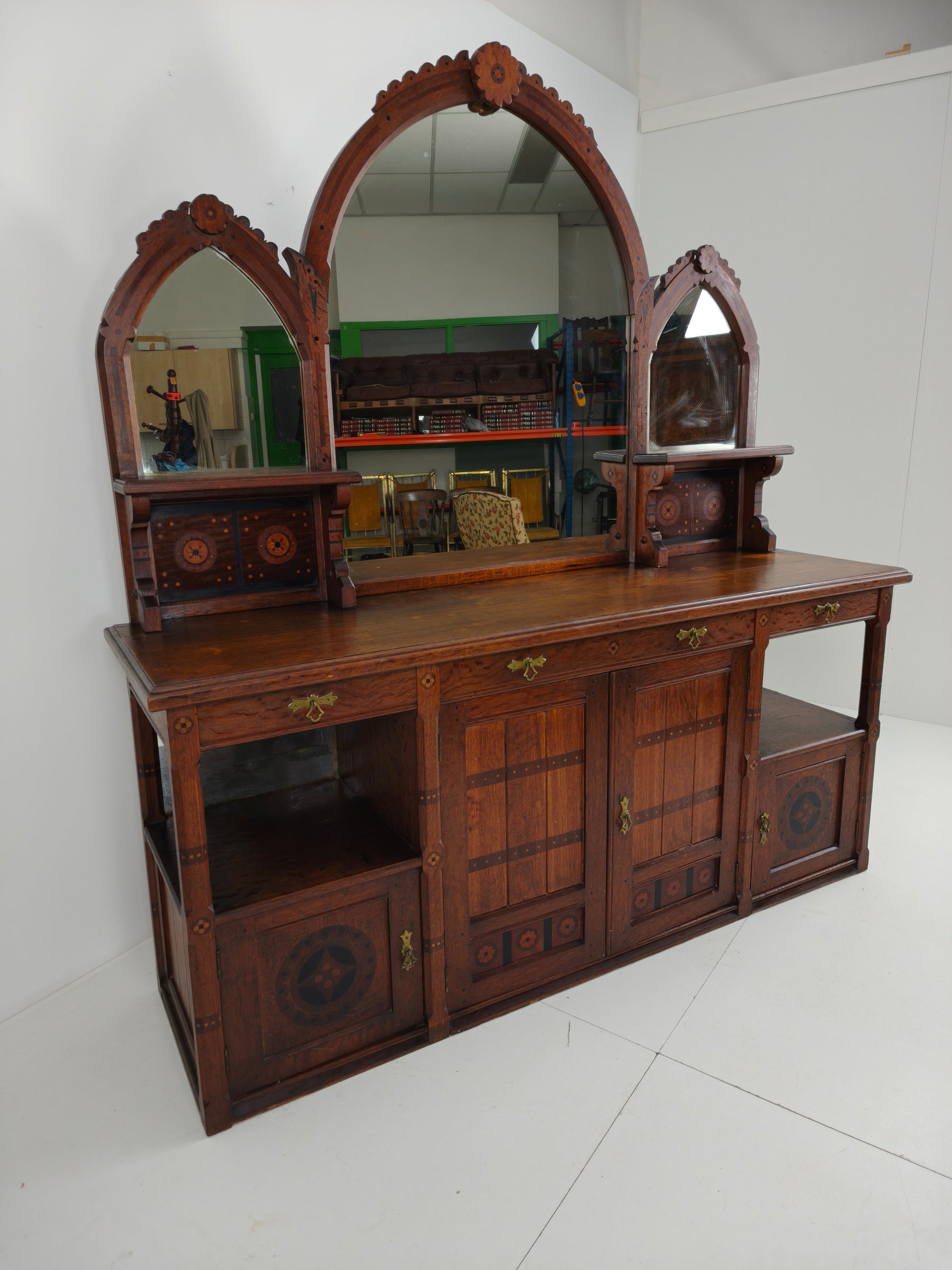 Rare 19th-Century English Arts & Crafts Oak Sideboard by Pratt & Prince – Sunflower Motif Inlay Rare 19th-Century English Arts & Crafts Oak Sideboard by Pratt & Prince – Sunflower Motif Inlay