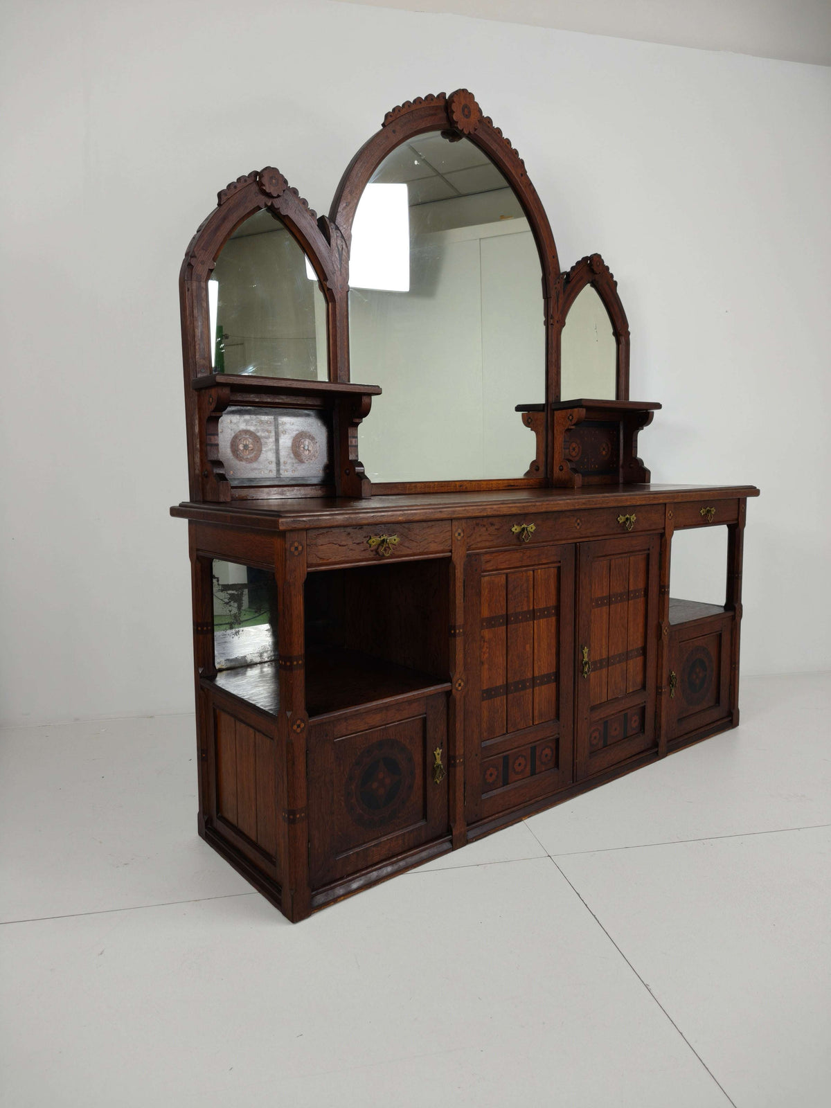 Rare 19th-Century English Arts & Crafts Oak Sideboard by Pratt & Prince – Sunflower Motif Inlay Rare 19th-Century English Arts & Crafts Oak Sideboard by Pratt & Prince – Sunflower Motif Inlay