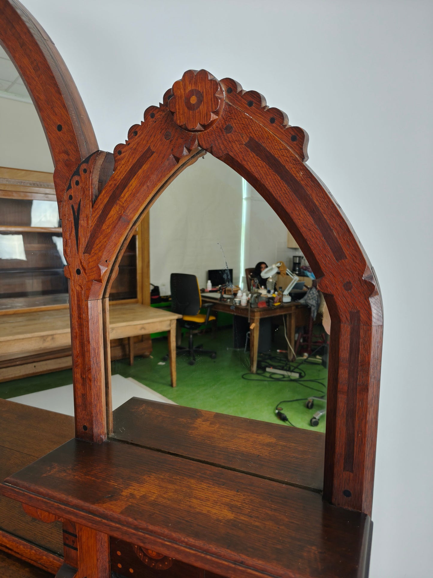 Rare 19th-Century English Arts & Crafts Oak Sideboard by Pratt & Prince – Sunflower Motif Inlay Rare 19th-Century English Arts & Crafts Oak Sideboard by Pratt & Prince – Sunflower Motif Inlay