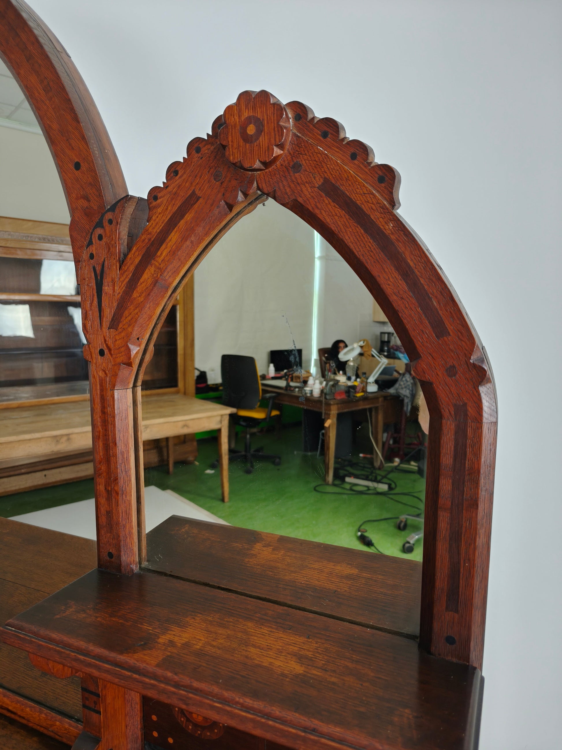 Rare 19th-Century English Arts & Crafts Oak Sideboard by Pratt & Prince – Sunflower Motif Inlay Rare 19th-Century English Arts & Crafts Oak Sideboard by Pratt & Prince – Sunflower Motif Inlay