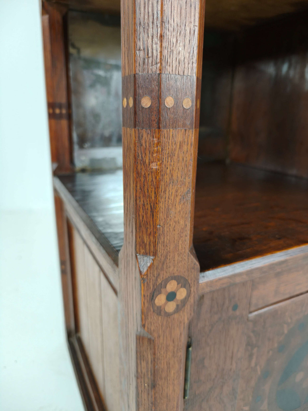 Rare 19th-Century English Arts & Crafts Oak Sideboard by Pratt & Prince – Sunflower Motif Inlay Rare 19th-Century English Arts & Crafts Oak Sideboard by Pratt & Prince – Sunflower Motif Inlay