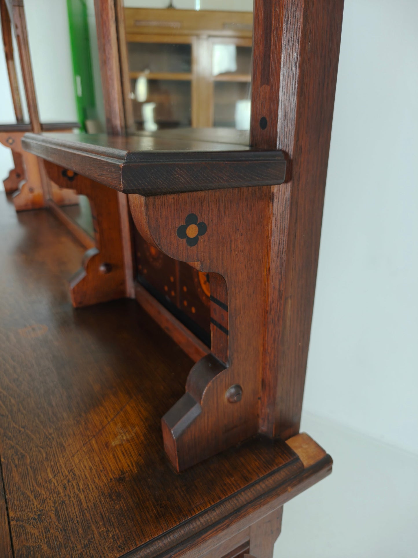 Rare 19th-Century English Arts & Crafts Oak Sideboard by Pratt & Prince – Sunflower Motif Inlay Rare 19th-Century English Arts & Crafts Oak Sideboard by Pratt & Prince – Sunflower Motif Inlay