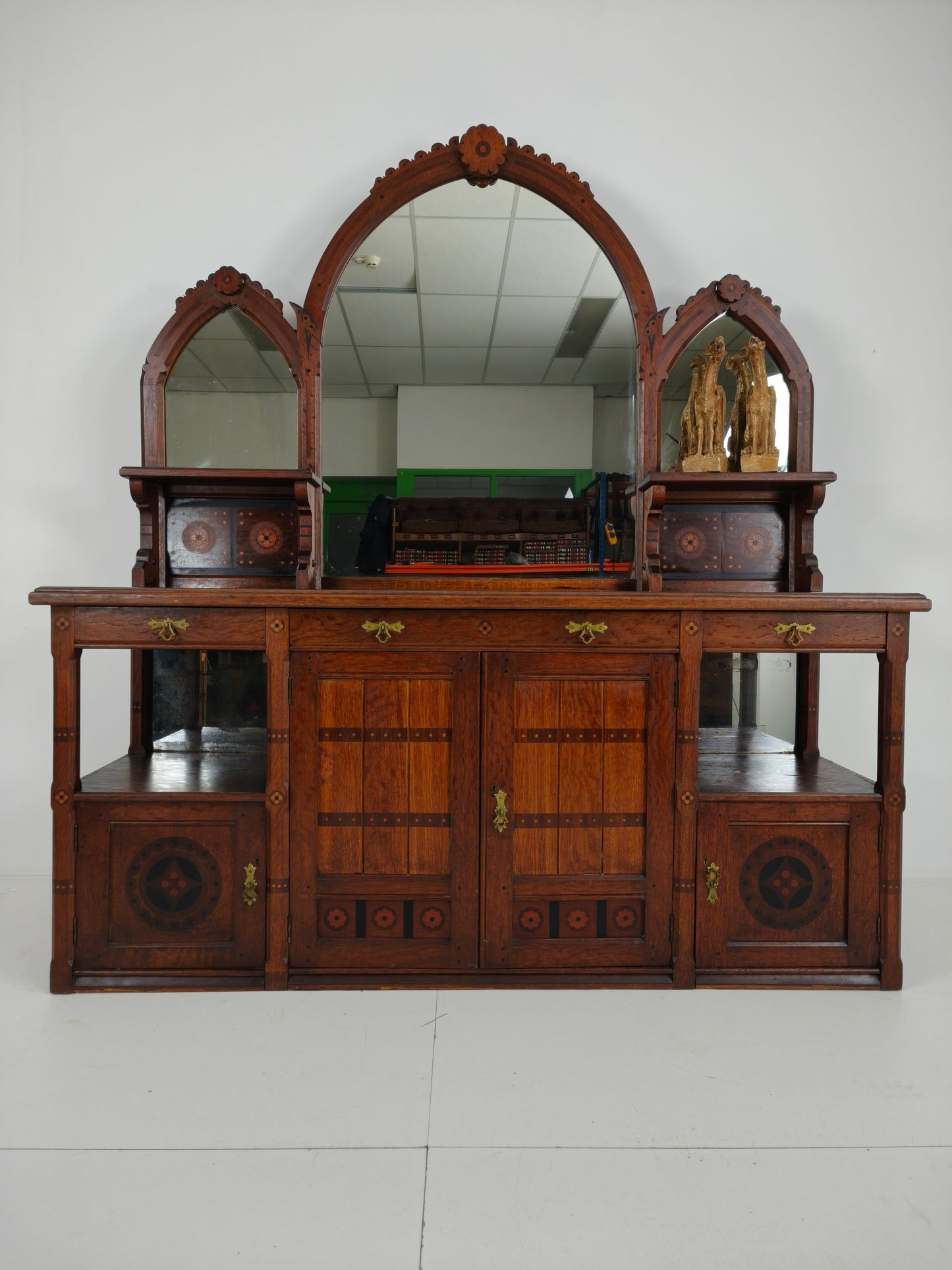 Rare 19th-Century English Arts & Crafts Oak Sideboard by Pratt & Prince – Sunflower Motif Inlay Rare 19th-Century English Arts & Crafts Oak Sideboard by Pratt & Prince – Sunflower Motif Inlay