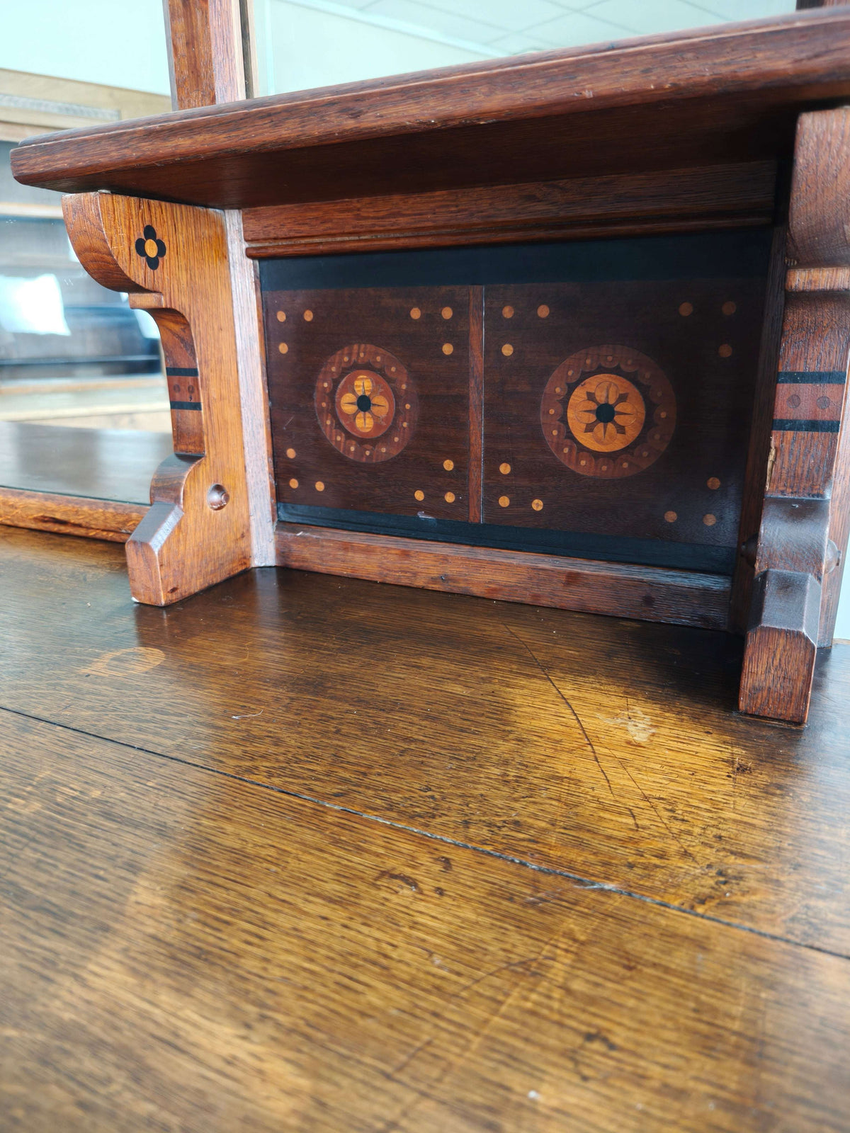 Rare 19th-Century English Arts & Crafts Oak Sideboard by Pratt & Prince – Sunflower Motif Inlay Rare 19th-Century English Arts & Crafts Oak Sideboard by Pratt & Prince – Sunflower Motif Inlay