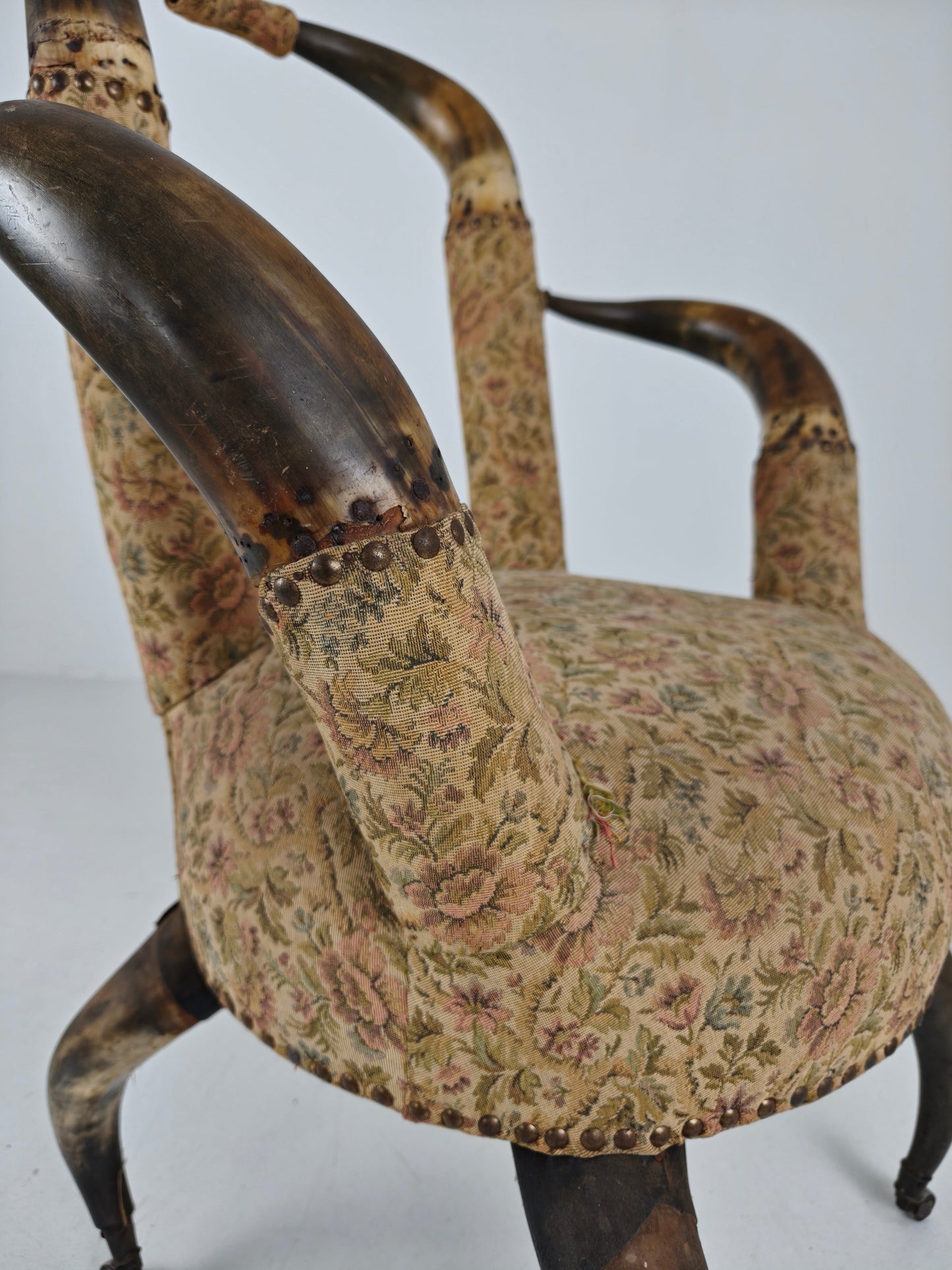 Rare 19th Century Highly Decorative Bull Horn Armchair (1870) Rare 19th Century Highly Decorative Bull Horn Armchair (1870)