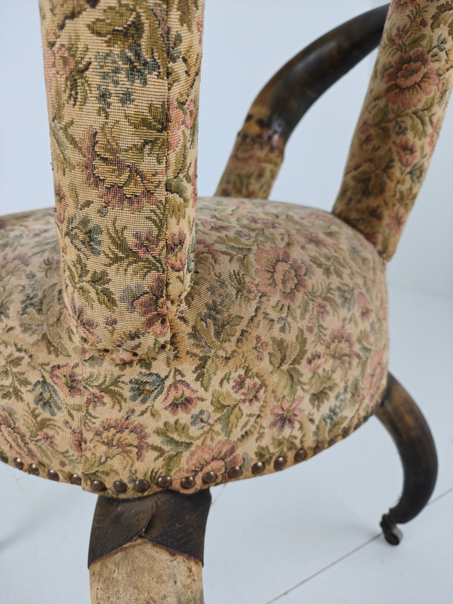 Rare 19th Century Highly Decorative Bull Horn Armchair (1870) Rare 19th Century Highly Decorative Bull Horn Armchair (1870)