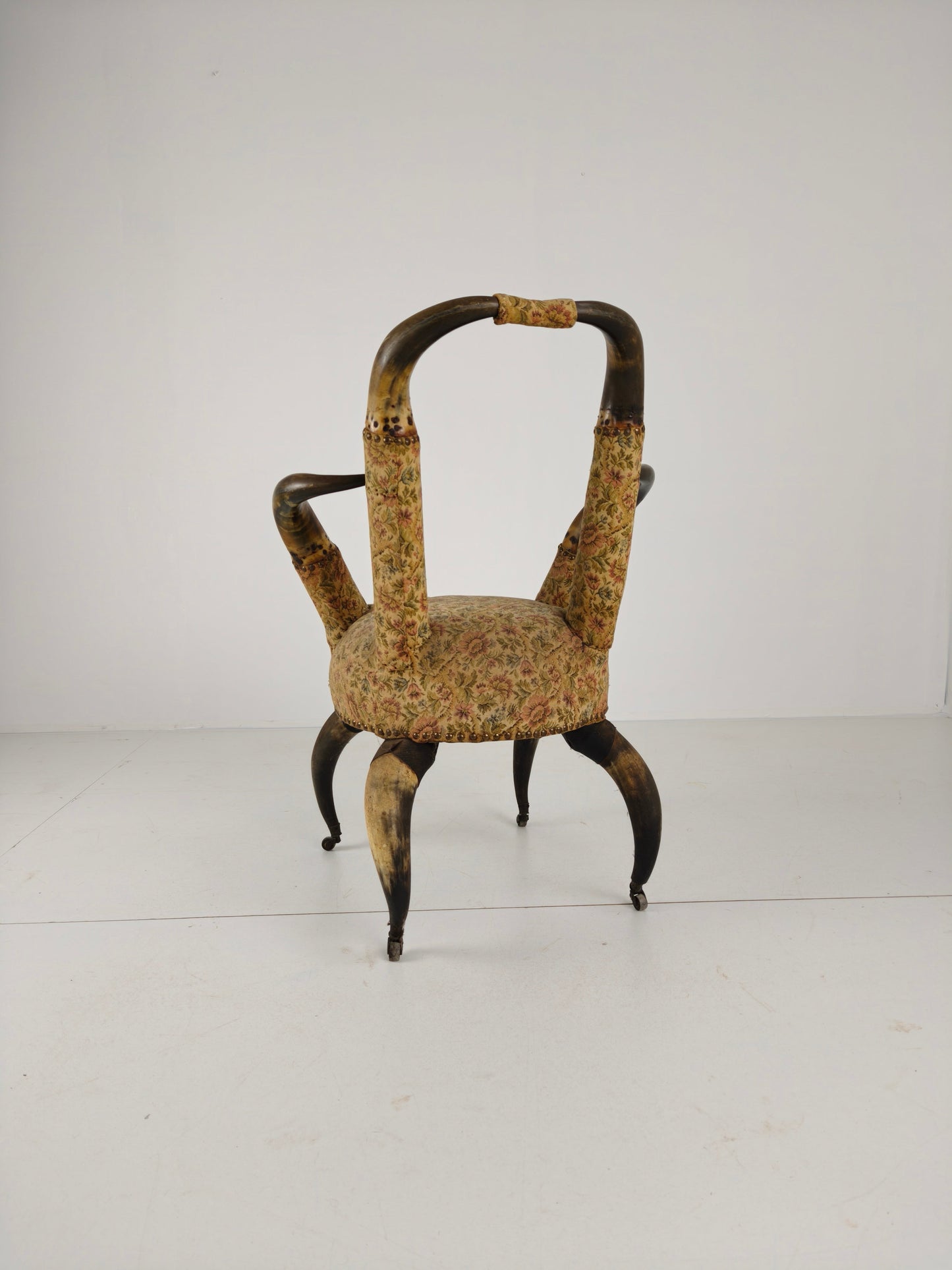 Rare 19th Century Highly Decorative Bull Horn Armchair (1870) Rare 19th Century Highly Decorative Bull Horn Armchair (1870)