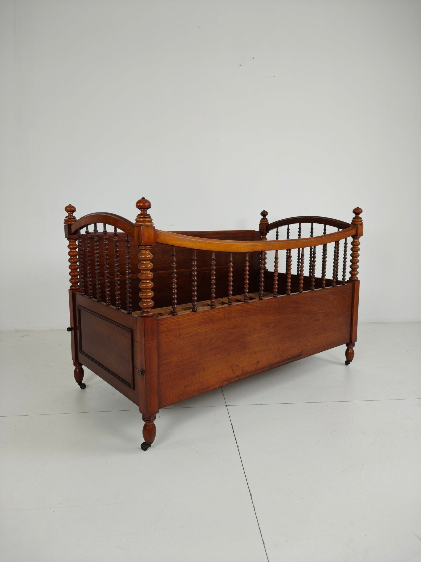 Rare Biedermeier Mahogany Daybed / Child’s Bed – Circa 1820 Rare Biedermeier Mahogany Daybed / Child’s Bed – Circa 1820