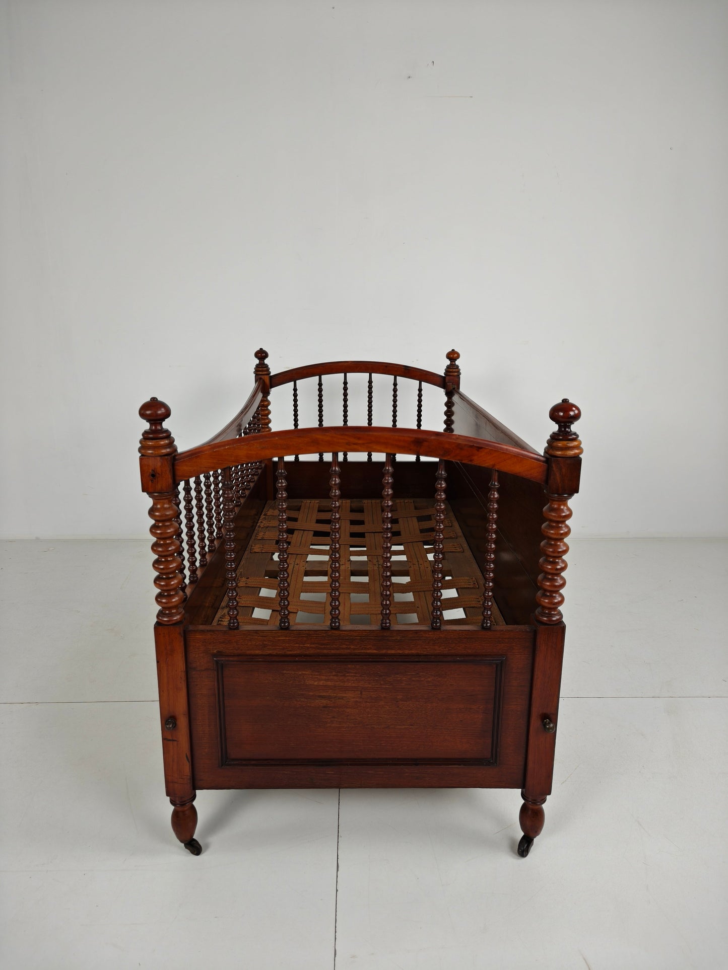 Rare Biedermeier Mahogany Daybed / Child’s Bed – Circa 1820 Rare Biedermeier Mahogany Daybed / Child’s Bed – Circa 1820