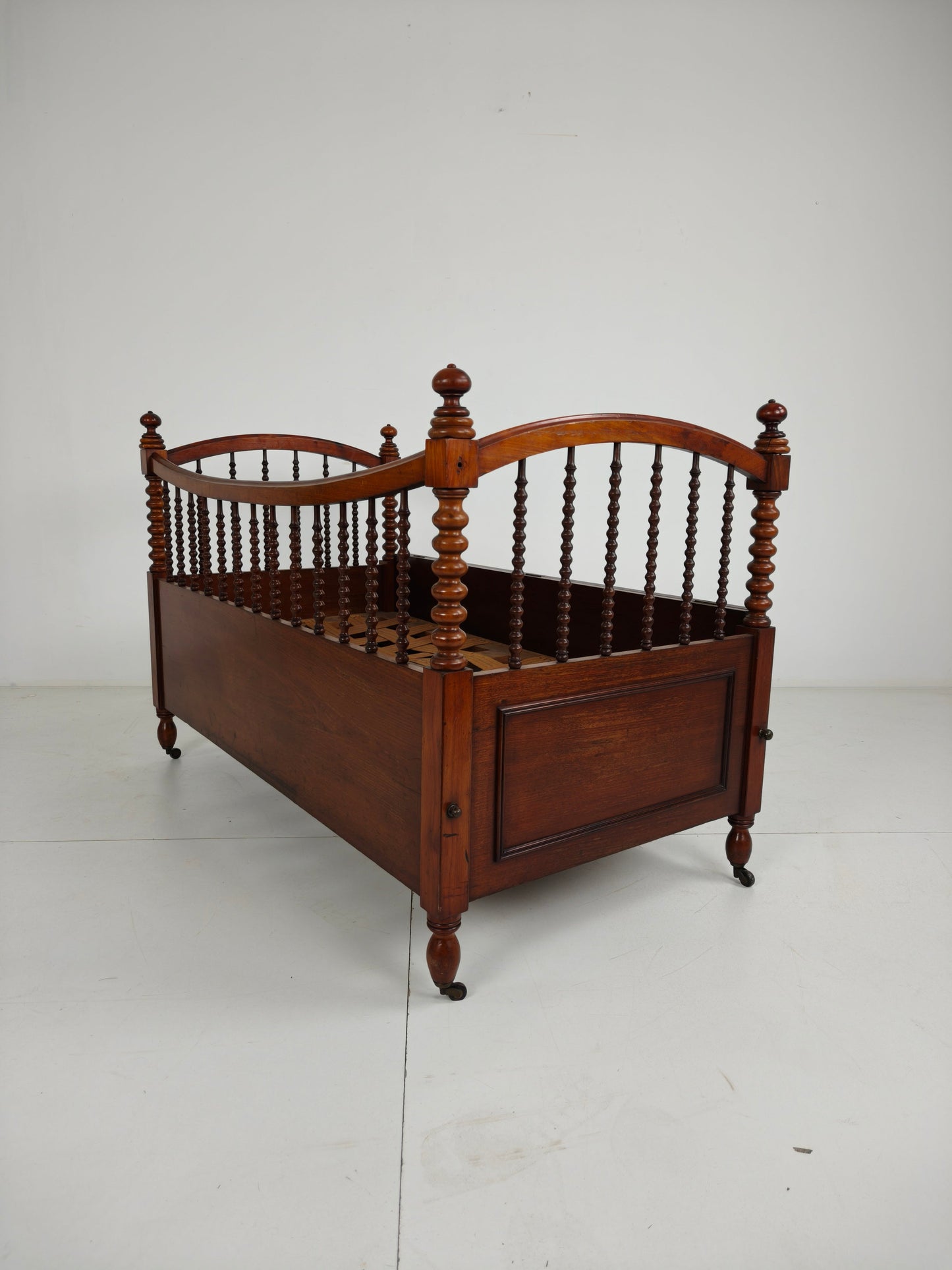 Rare Biedermeier Mahogany Daybed / Child’s Bed – Circa 1820 Rare Biedermeier Mahogany Daybed / Child’s Bed – Circa 1820