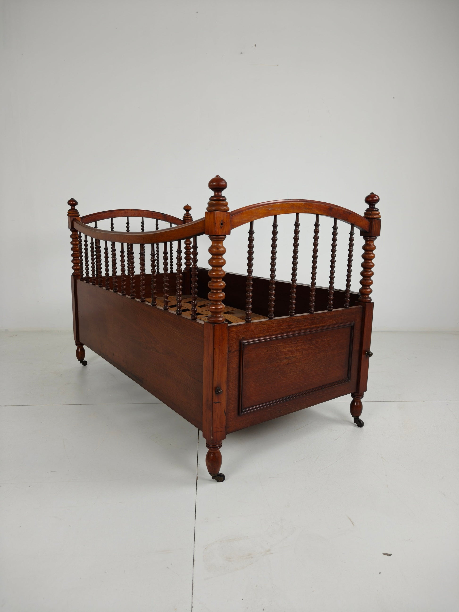 Rare Biedermeier Mahogany Daybed / Child’s Bed – Circa 1820 Rare Biedermeier Mahogany Daybed / Child’s Bed – Circa 1820